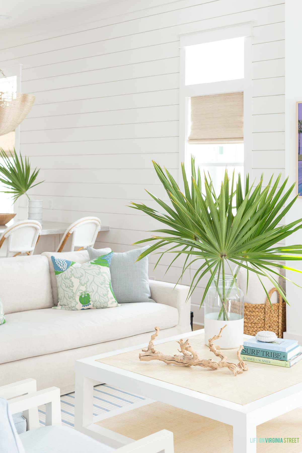 Modern coastal living room 🙌🏻🙌🏻

#LTKSeasonal #LTKHome