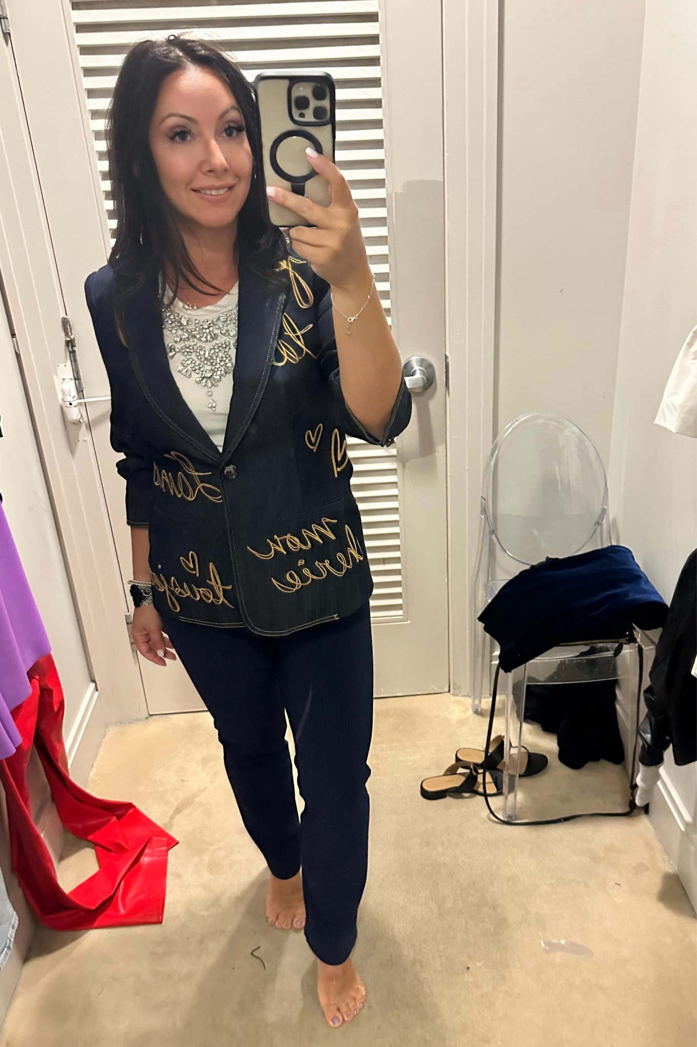 🍁 Fall fashion must-have: Cinq à Sept Khloe Embroidered Denim Blazer! Its unique embroidery and sleek design make it a standout piece for the season. #FashionInspo #BlazerSeason #DenimStyle

#LTKSaleAlert #LTKMidsize