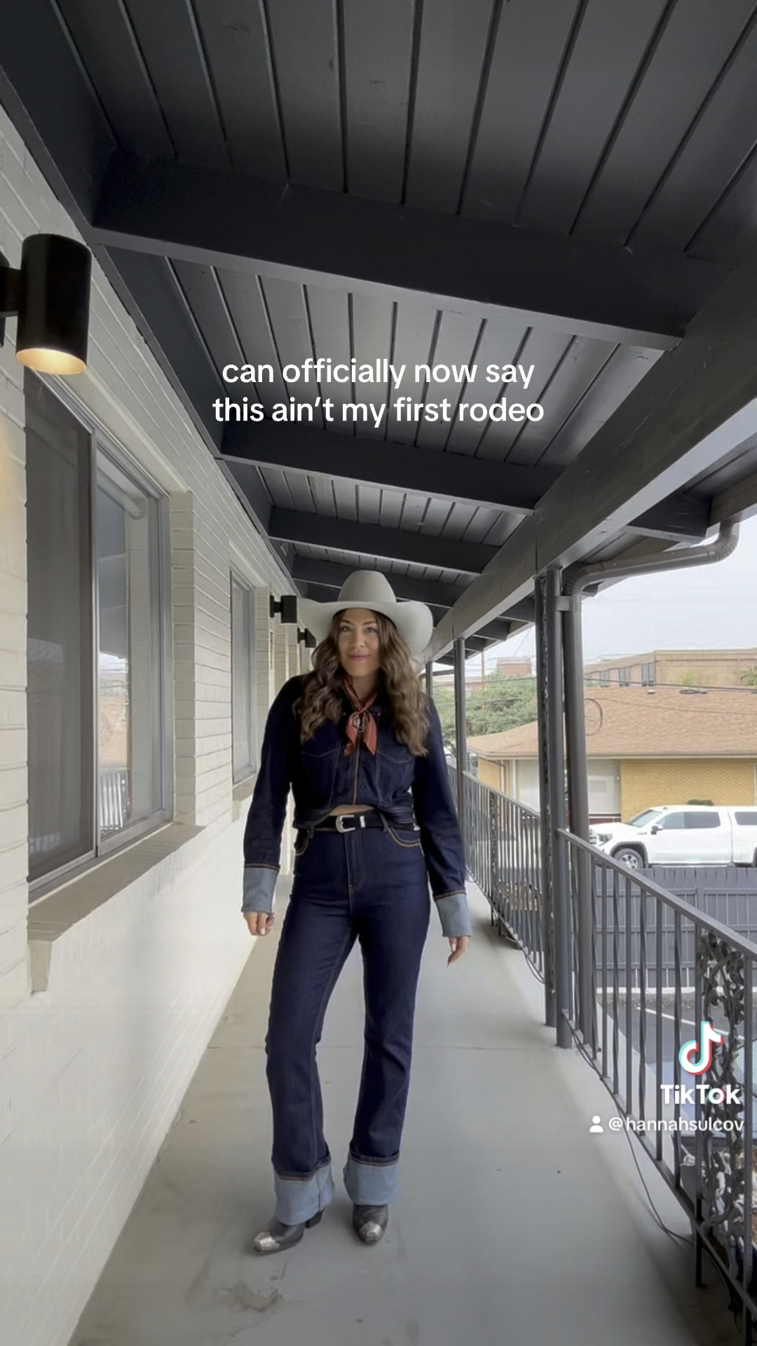 obsessed with this denim on denim western look 


western fashion, western style, denim on denim, fall looks, black boots, cowgirl style, cowboy boots, fall fashion 

#LTKVideo #LTKStyleTip #LTKSeasonal