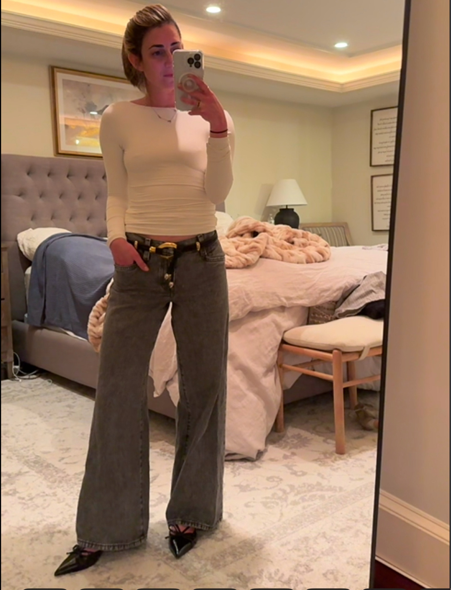 Holiday look casual sophisticated trendy Levi’s backless shirt statement belt

#LTKHoliday #LTKParties #LTKSeasonal