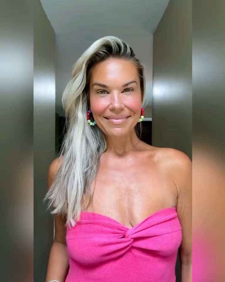 Check out my (3) FAB fashion finds from #Prime Day! I gathered 13 looks total for you.

 *Full Transparency- first time trying this DM feature so please use the word SHOP for the links. I’ll get the hang of this 🤣 

HAPPY SHOPPING!!! 🛍️ 

#Size up in jeans + pink heels 