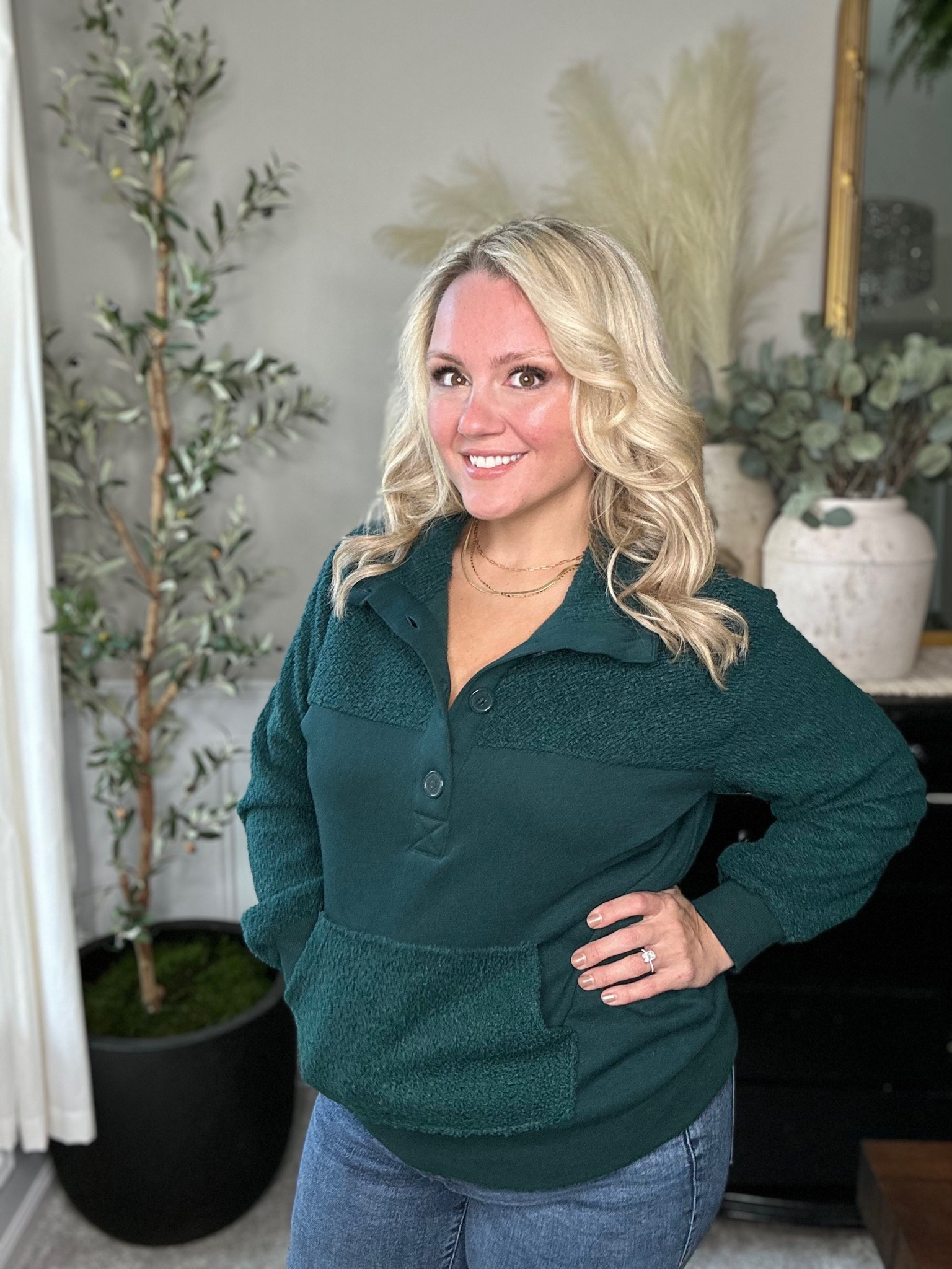 Don't miss out on the fashion fiesta happening right now with Walmart's New Arrivals! #WalmartPartner Discover the latest, trendiest collections from stellar brands like Time and Tru, Scoop, Sofia Vergara, and more. A personal favorite of mine from this season's collection is the Time and Tru Women's French Terry and Faux Sherpa Pullover Top, that's available in all sizes from XS to XXXL. I've got mine in Emerald Forest in size large and let me tell you, it's nothing short of fabulous. Did I mention the price is just as fabulous as the style? Check out some amazing finds and inject some glamour into your wardrobe today!

Check this style out on my LTK or all fashion here: https://rstyle.me/+GFa-NZyZyNOtzaFzQYZqpA

#IYWYK #WalmartFashion @WalmartFashion #FallFashion #midsize #OOTD 

#LTKmidsize #LTKstyletip #LTKfindsunder50