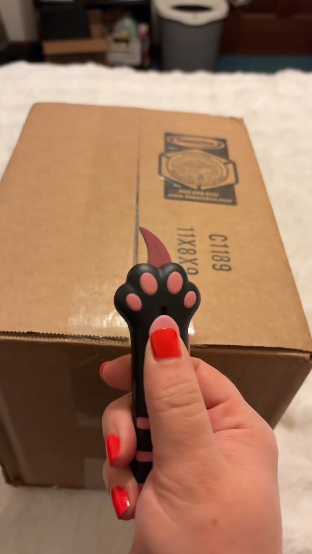 Cute cat paw box cutter that makes opening packages easy and safe. Compact, lightweight, and perfect for daily mail, boxes, and packaging without bulky tools.

#LTKHome #LTKGiftGuide #LTKFindsUnder50