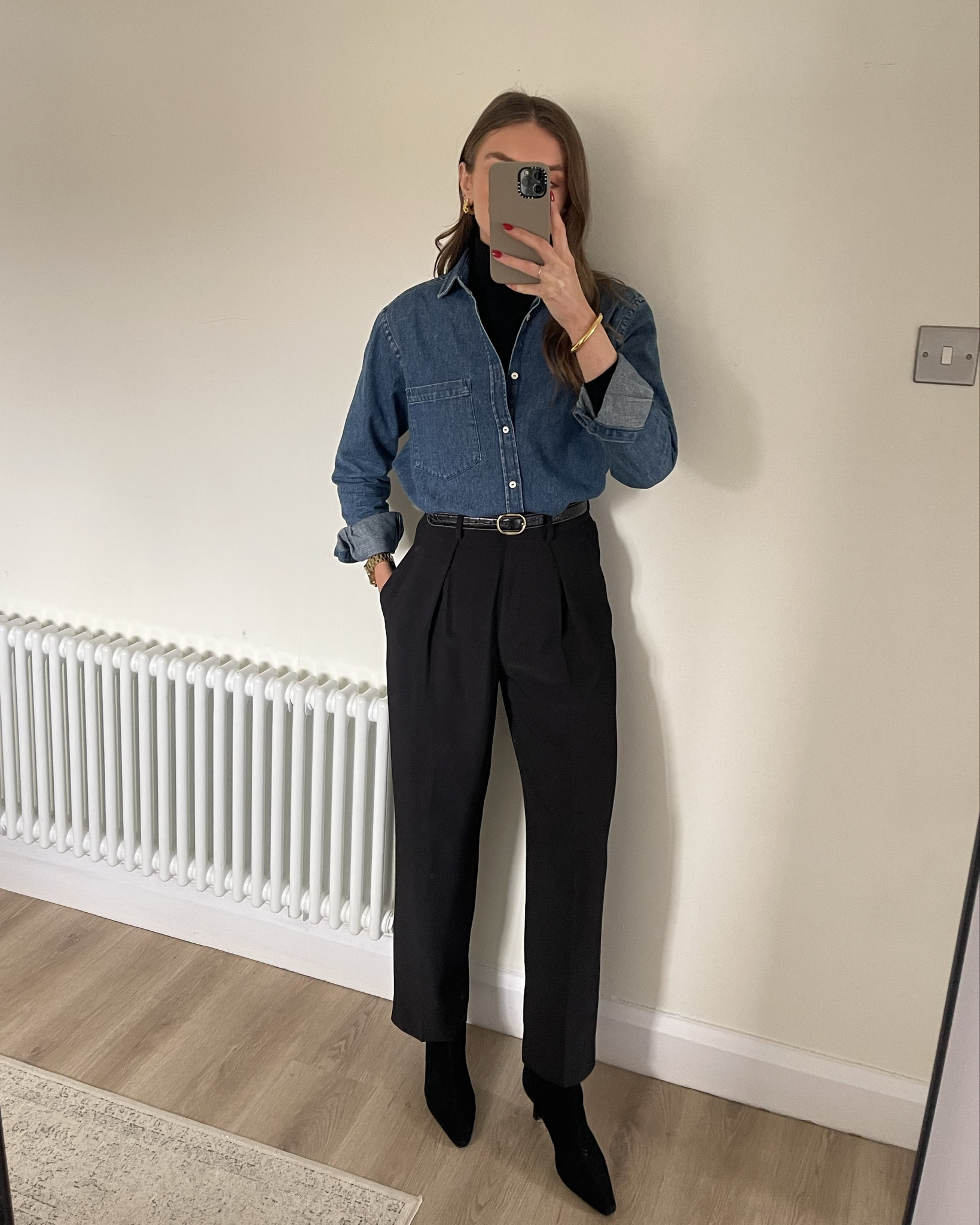 Denim shirt styling 

Size 12 in the With Nothing Underneath denim shirt 
36 in the & other stories black tapered trousers 
Marks and Spencer black roll neck jumper
& Other Stories black suede boots 
Grey blazer (old Topshop) 
River island black suede large tote bag 



Wardrobe staples, capsule wardrobe, denim shirt, black trousers, outfit inspiration, workwear outfit, office wear 

#LTKeurope #LTKuk #LTKstyletip