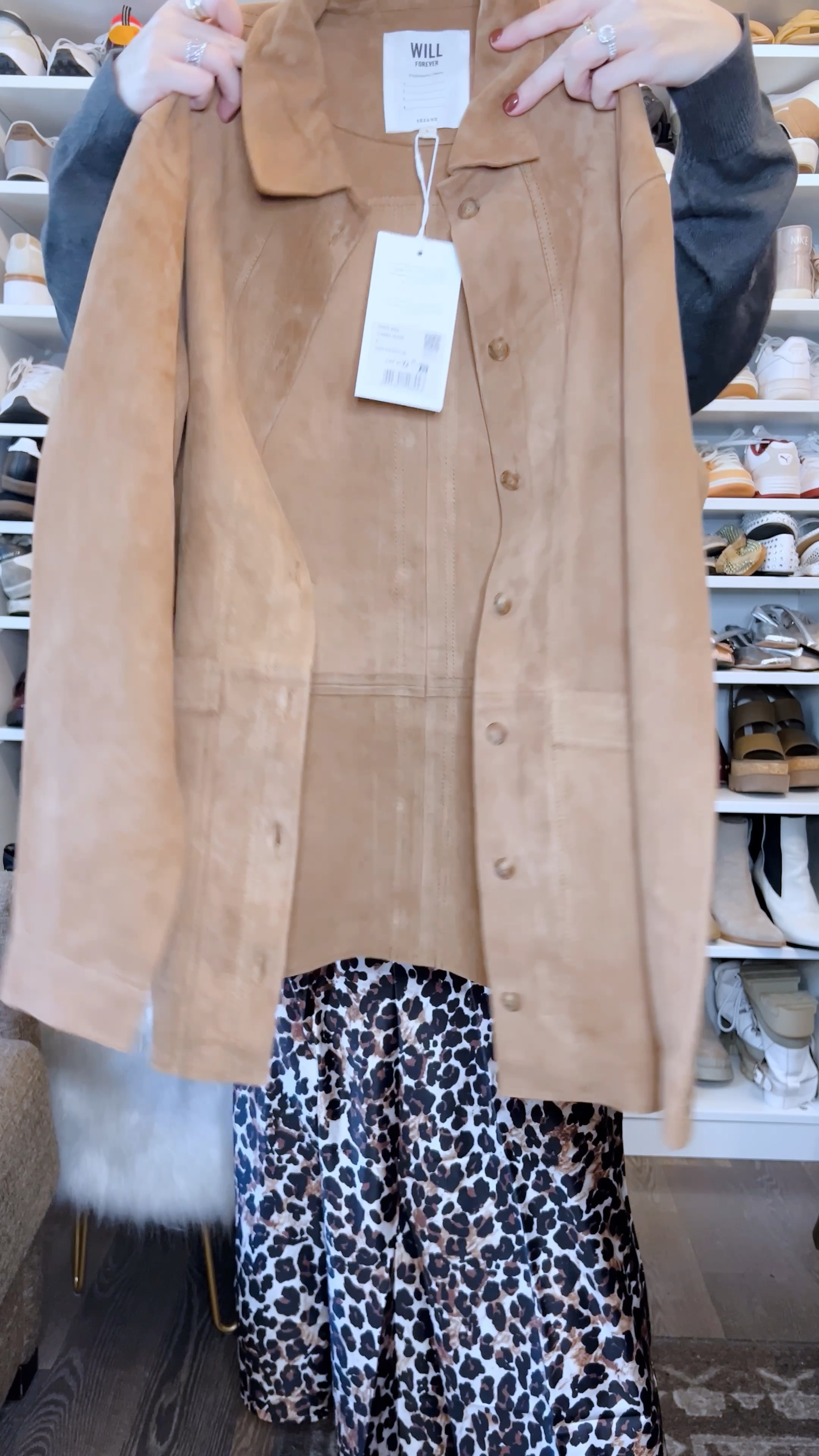 It is suede season! Check out this gorgeous suede jacket from Sezane Paris. I sized up to a large.

#LTKVideo