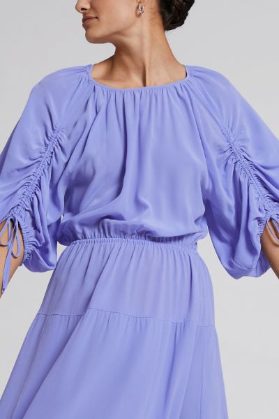 Losvallende geplooide maxi-jurk | H&M (DE, AT, CH, NL, FI)