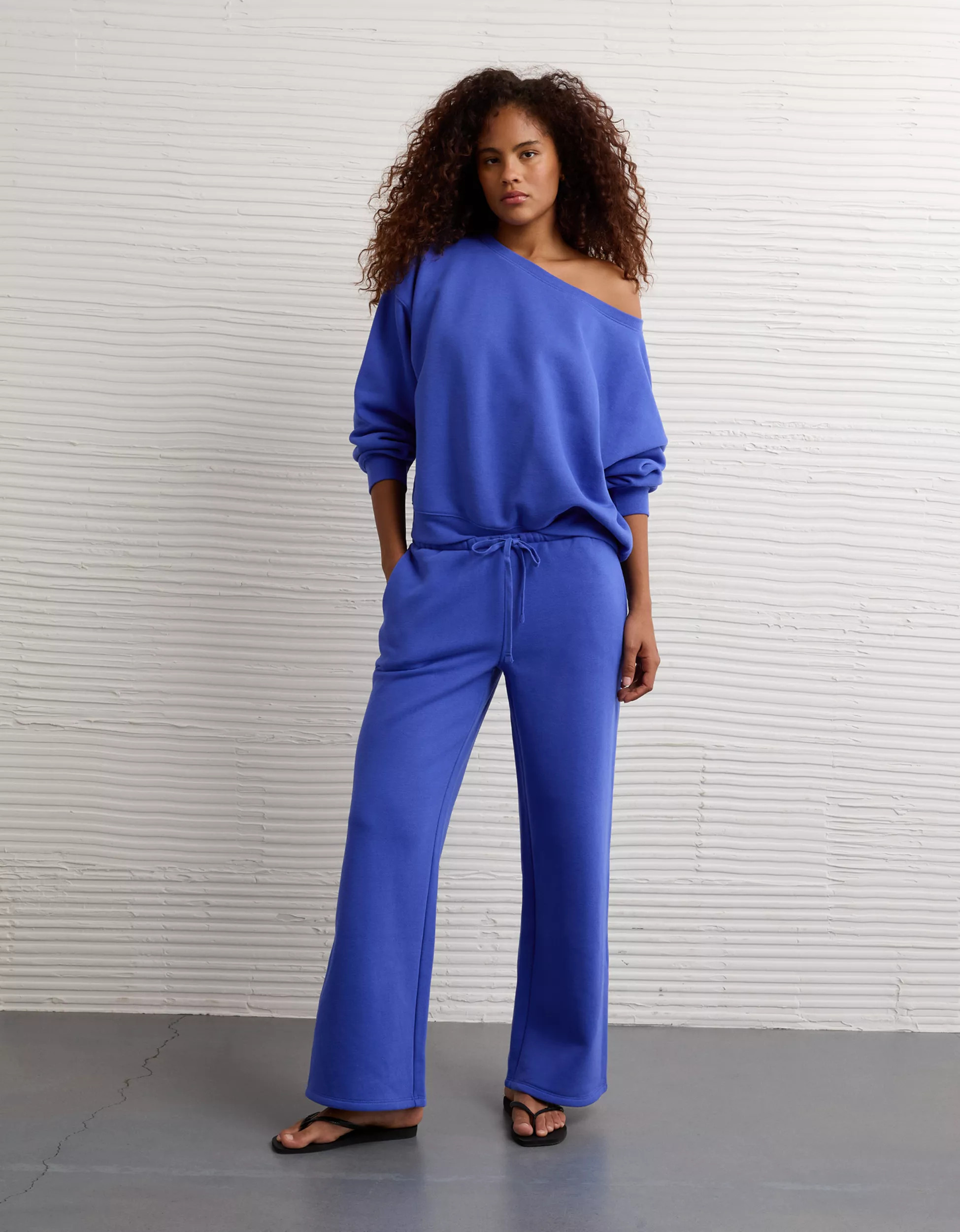 AE Everyday Luxe Straight Sweatpant | American Eagle Outfitters (US & CA)