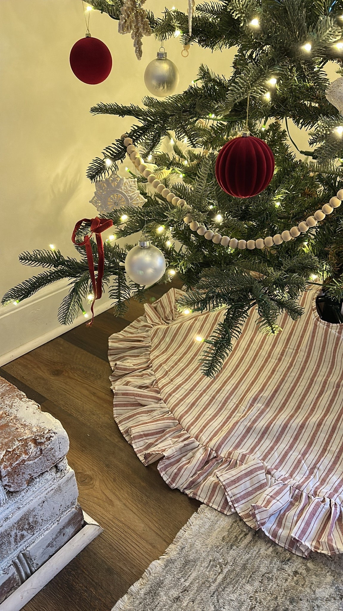 Love this tree skirt from Amazon! It’s giving all the cozy, cottage vibes I was going for! 

#LTKHome #LTKHoliday #LTKSeasonal