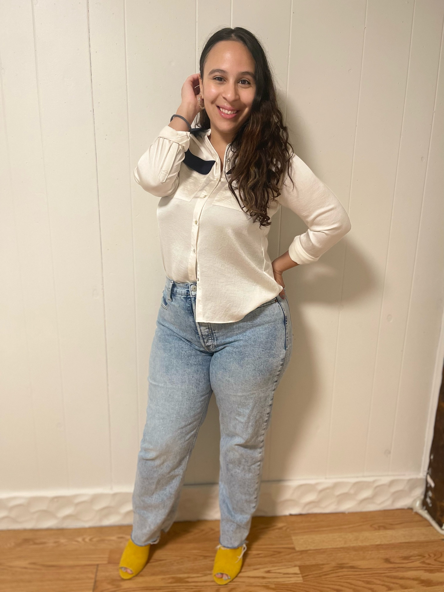 Day 8 of 10 for my transitional wear series 🤗

Although I can’t link my Zara top, I did link some similar ones from Amazon. 

This outfit is so simple yet so chic! My heels are bp. from Nordstrom from a years back but I found such a similar pair also on Amazon! 

#oldnavy #oldnavyjeans #zara #amazon #nordstrom #ltkshoecrush 

#LTKstyletip #LTKunder100 #LTKFind