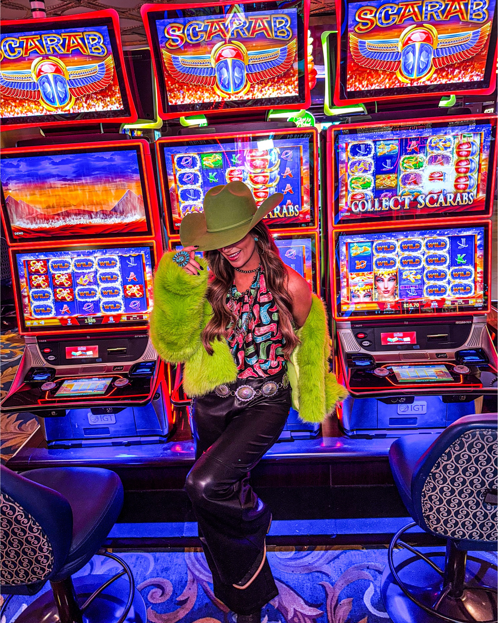The house always win, but the fit still eats 💚

Hat: Seretelli 
Jewelry: Turquoise Reata 
Top: Ariat wild rag 
