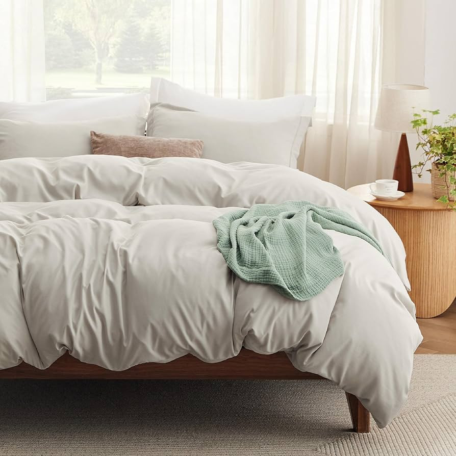 Bedsure Duvet Cover King Size with Fitted Sheet - Soft Prewashed King Duvet Cover Set, 4 Pieces, ... | Amazon (US)