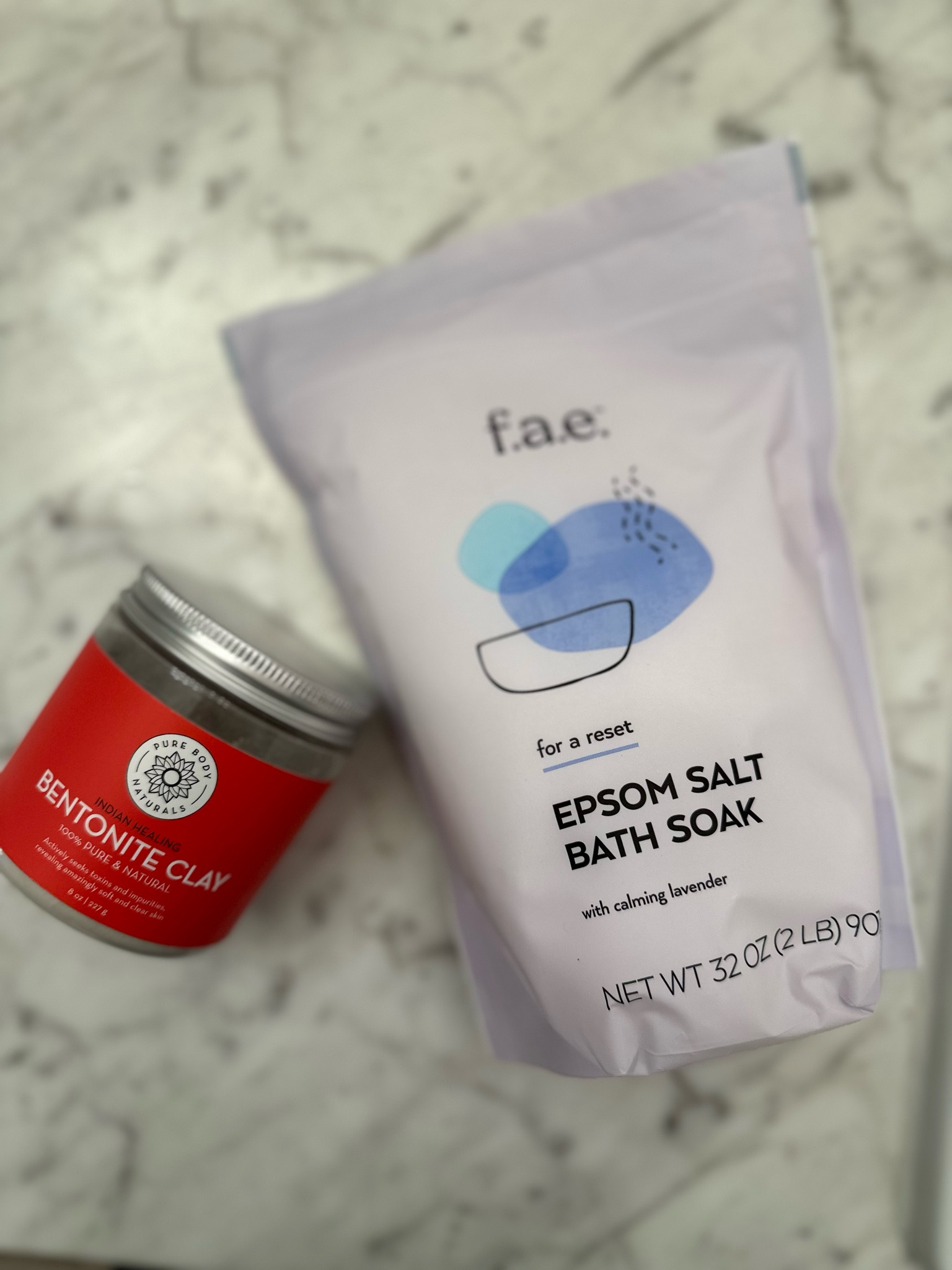 Detox bath: 

✔ ½ cup bentonite clay
✔ 1–2 cups Epsom salt
🛁 Soak for 20–30 minutes.

Make sure you stay hydrated after this bath 😉

