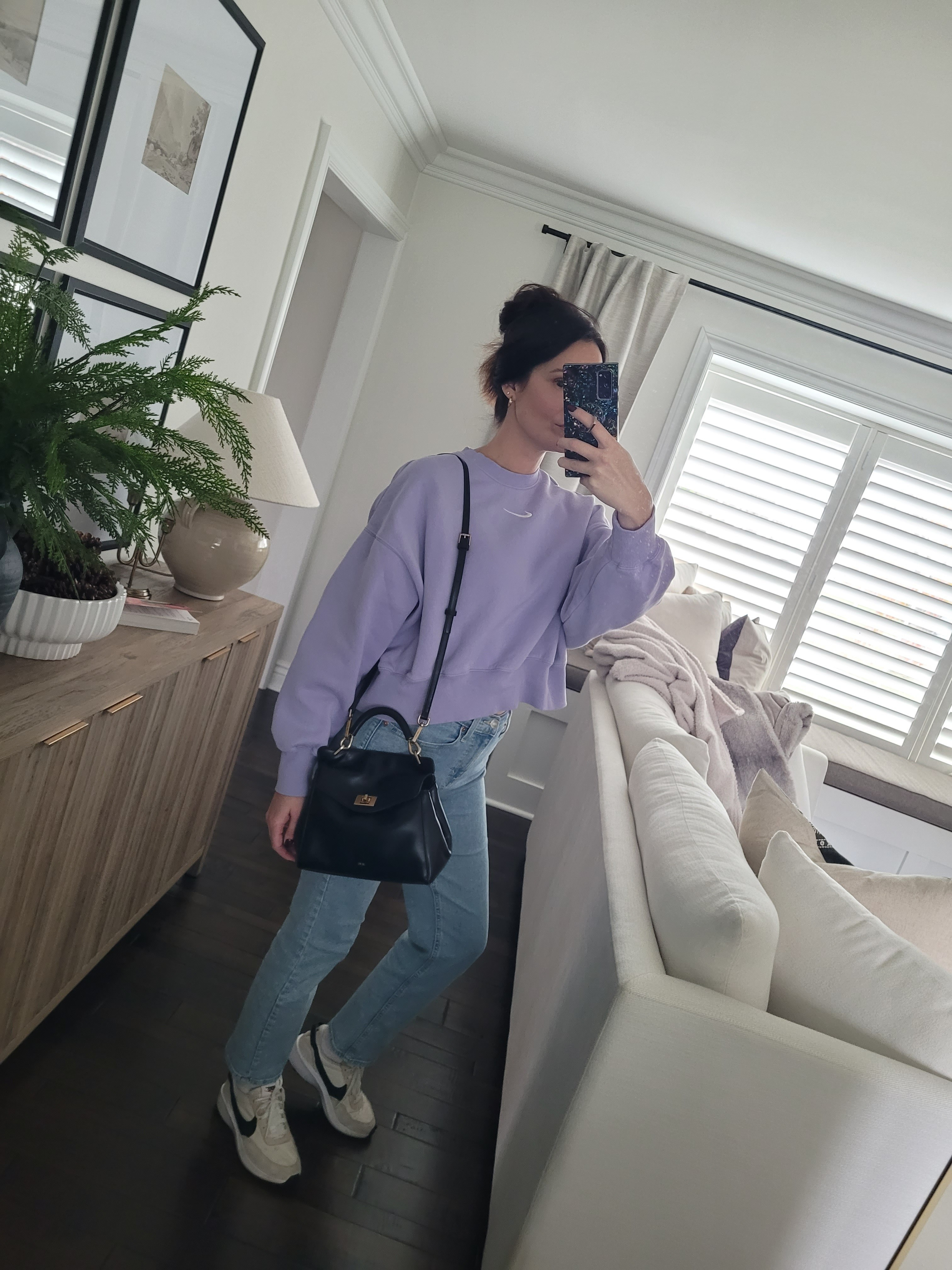 Black Friday shopping outfit - ootd, mom jeans, Nike sweatshirt, crossbody bag,  handbag, Amazon fashion, Levi jeans,  Nike, crewneck sweatshirt

#LTKmomlife #LTKActive #LTKHoliday