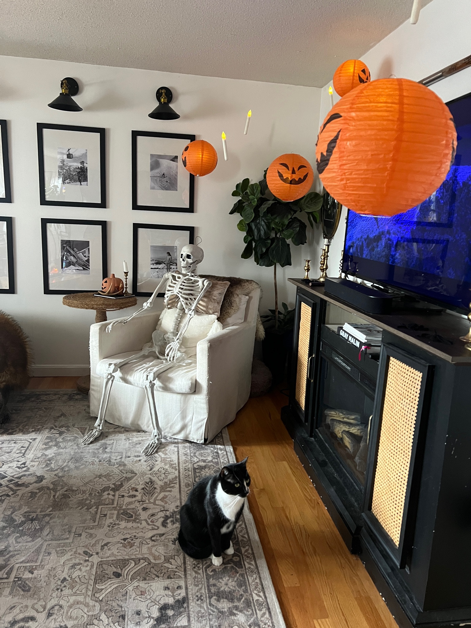 Spooky little apartment 

#LTKSeasonal #LTKHalloween