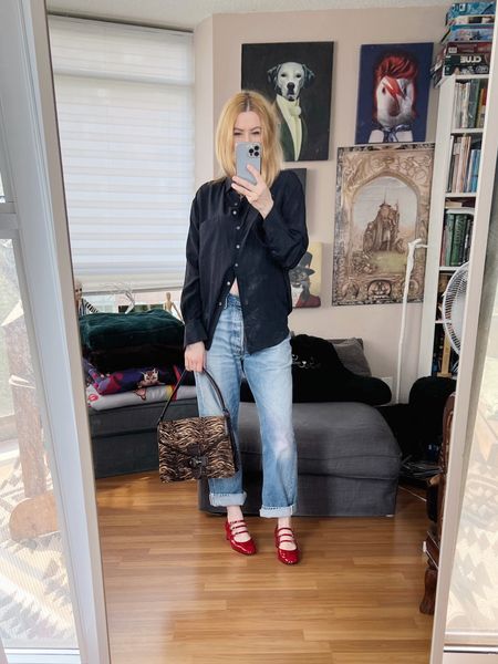 To bounce off of yesterday’s more maximalist look I opted for my version of 90s minimalism today. A silk blouse paired with vintage Levi’s from the 90s, a 90s handbag, and shoes that are reminiscent of the square toe Mary Jane style heels that Miu Miu debuted in their F/W 98 show. They are and always have been my unicorn shoe. I will find a pair someday.
Jeans and bag both vintage.
•
.  #StyleOver40  #vintagelevis  #vintage90s  #thriftFind  #thriftfinds #secondhandFind #90sminimalist #90sfashion #FashionOver40  #MumStyle #genX #genXStyle #torontostylist #shopSecondhand #genXInfluencer #WhoWhatWearing #genXblogger #secondhandDesigner #Over40Style #40PlusStyle #Stylish40s #styleTip 


#LTKFind #LTKstyletip #LTKshoecrush