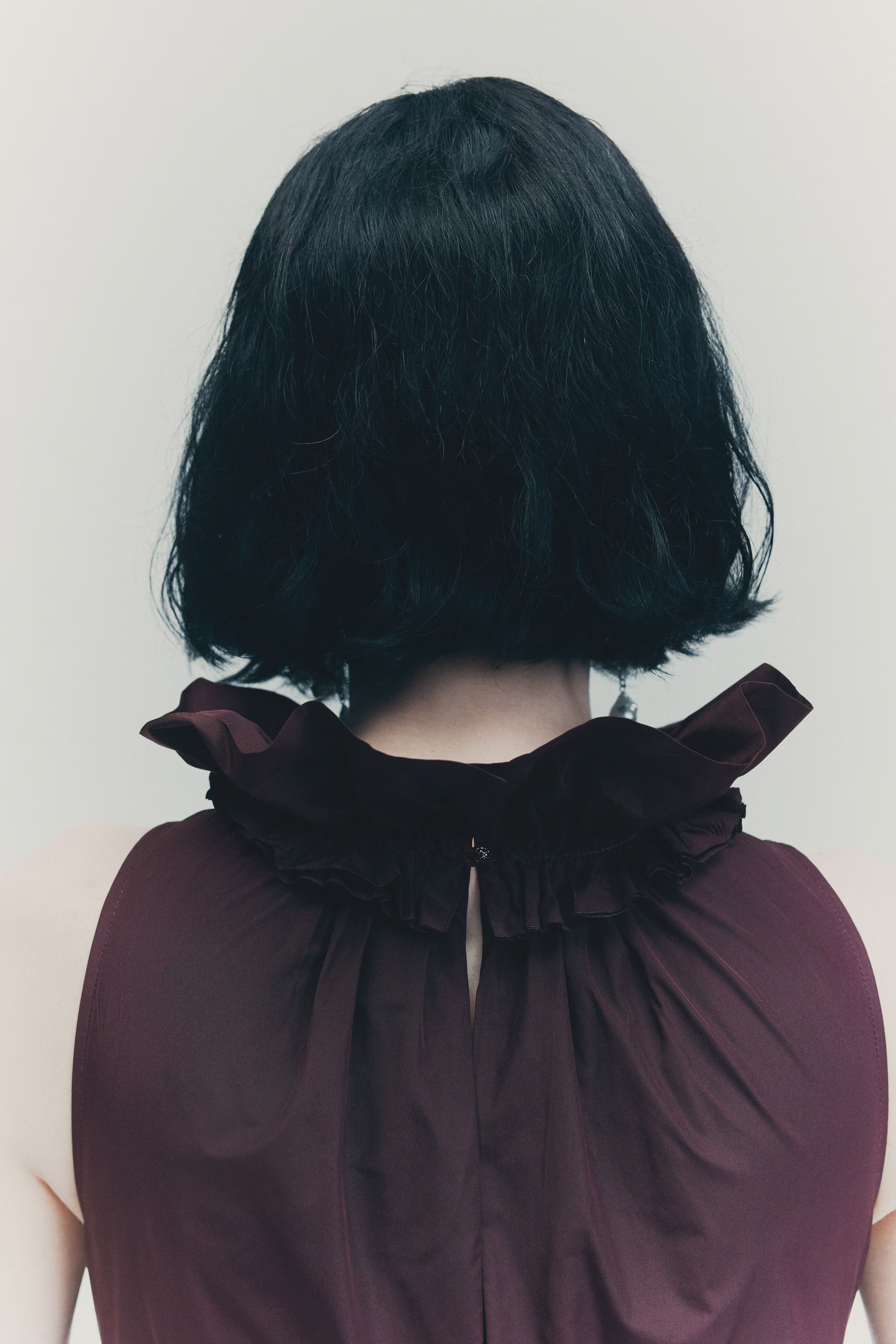 Kleid mit Volantkragen | H&M (DE, AT, CH, NL, FI)