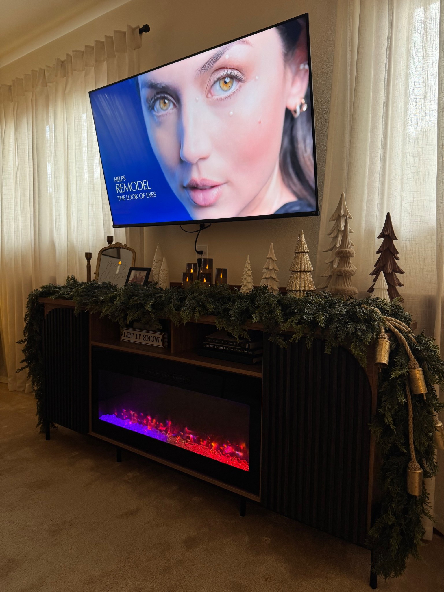 Holiday decor 

#LTKHome #LTKSeasonal #LTKHoliday