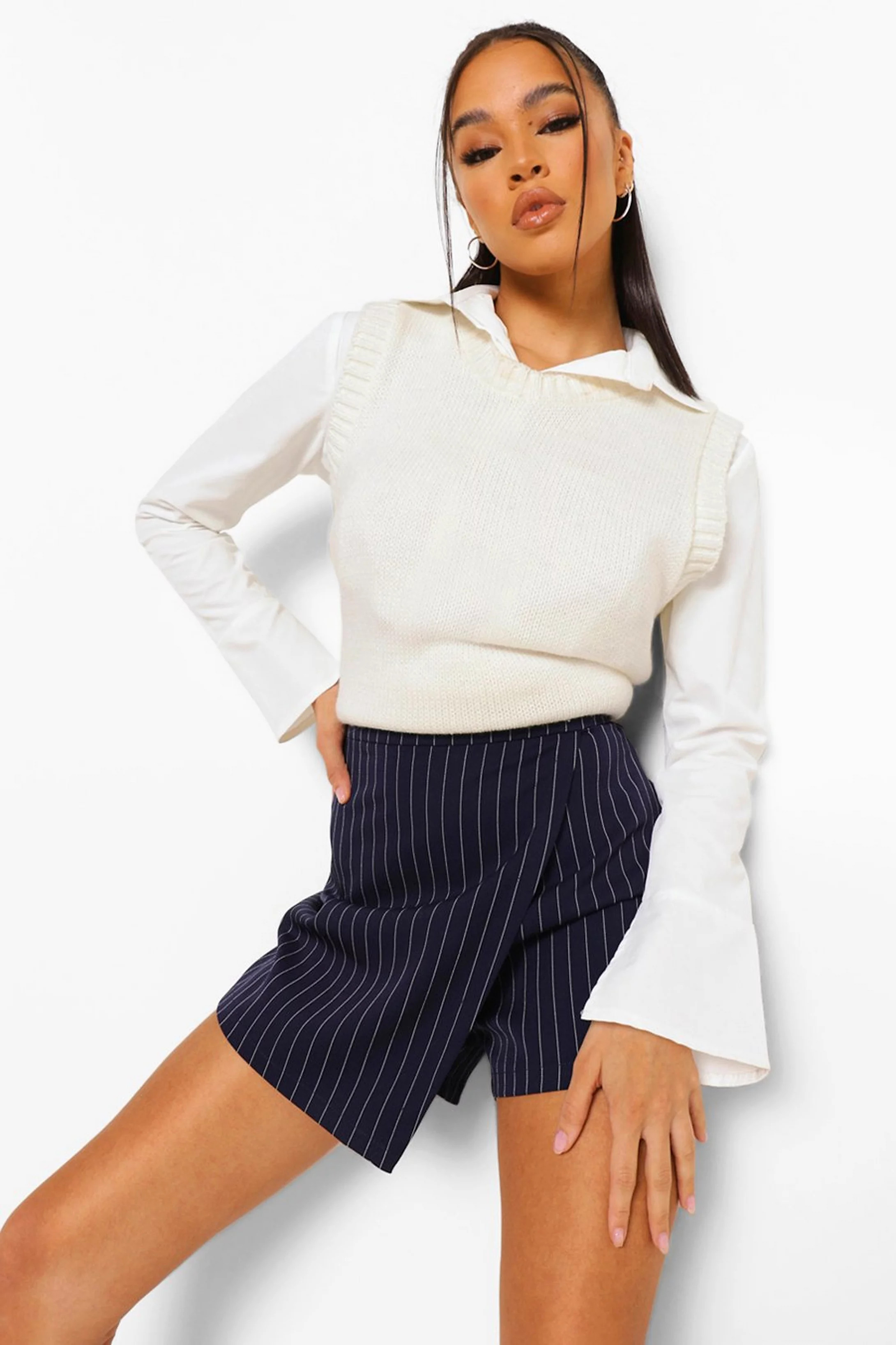 Skort aus Webstoff im Wickeldesign mit Nadelstreifen | Boohoo.com (DE)