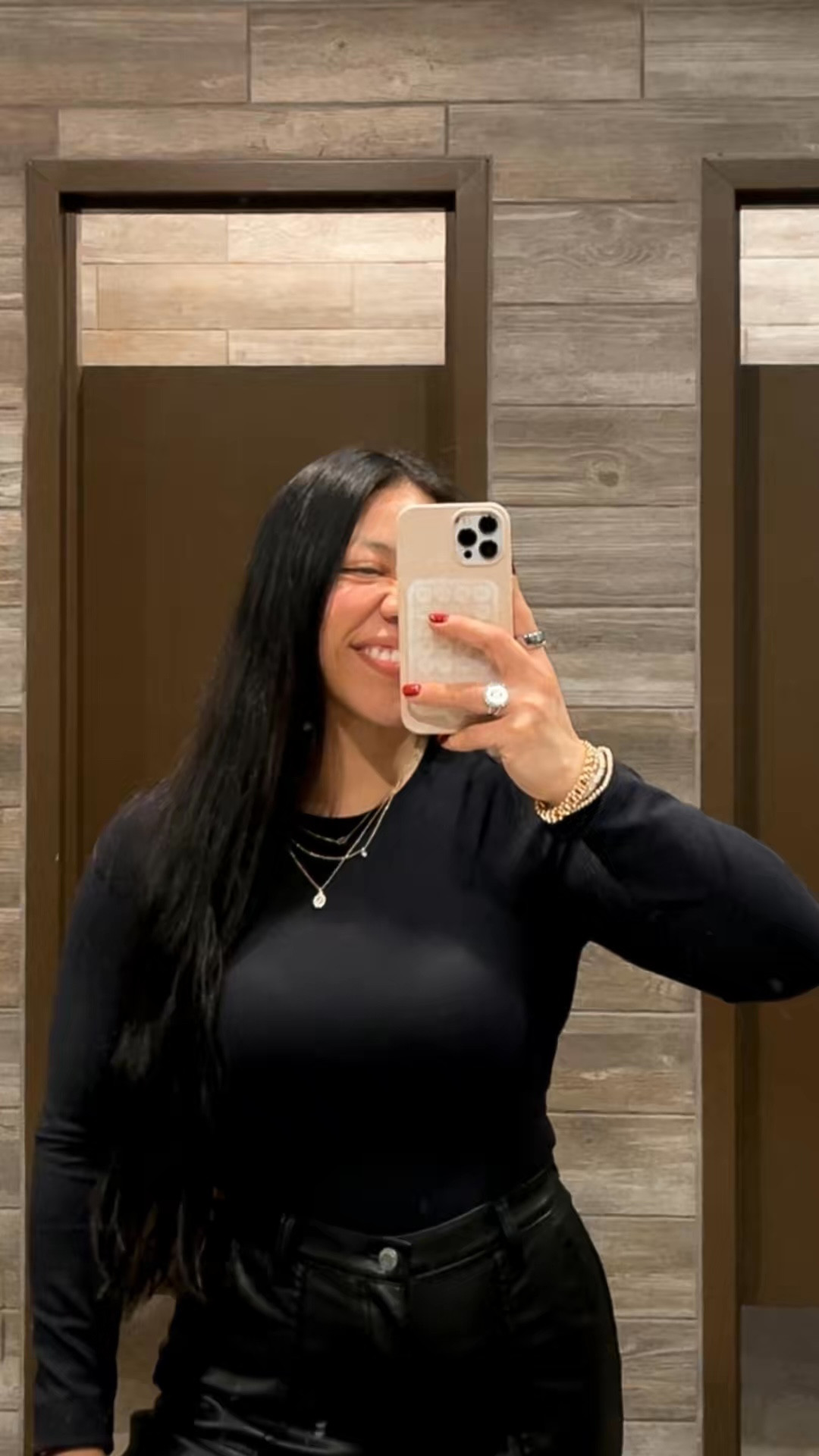 Bar outfit - night out outfit - leather cargo pantss