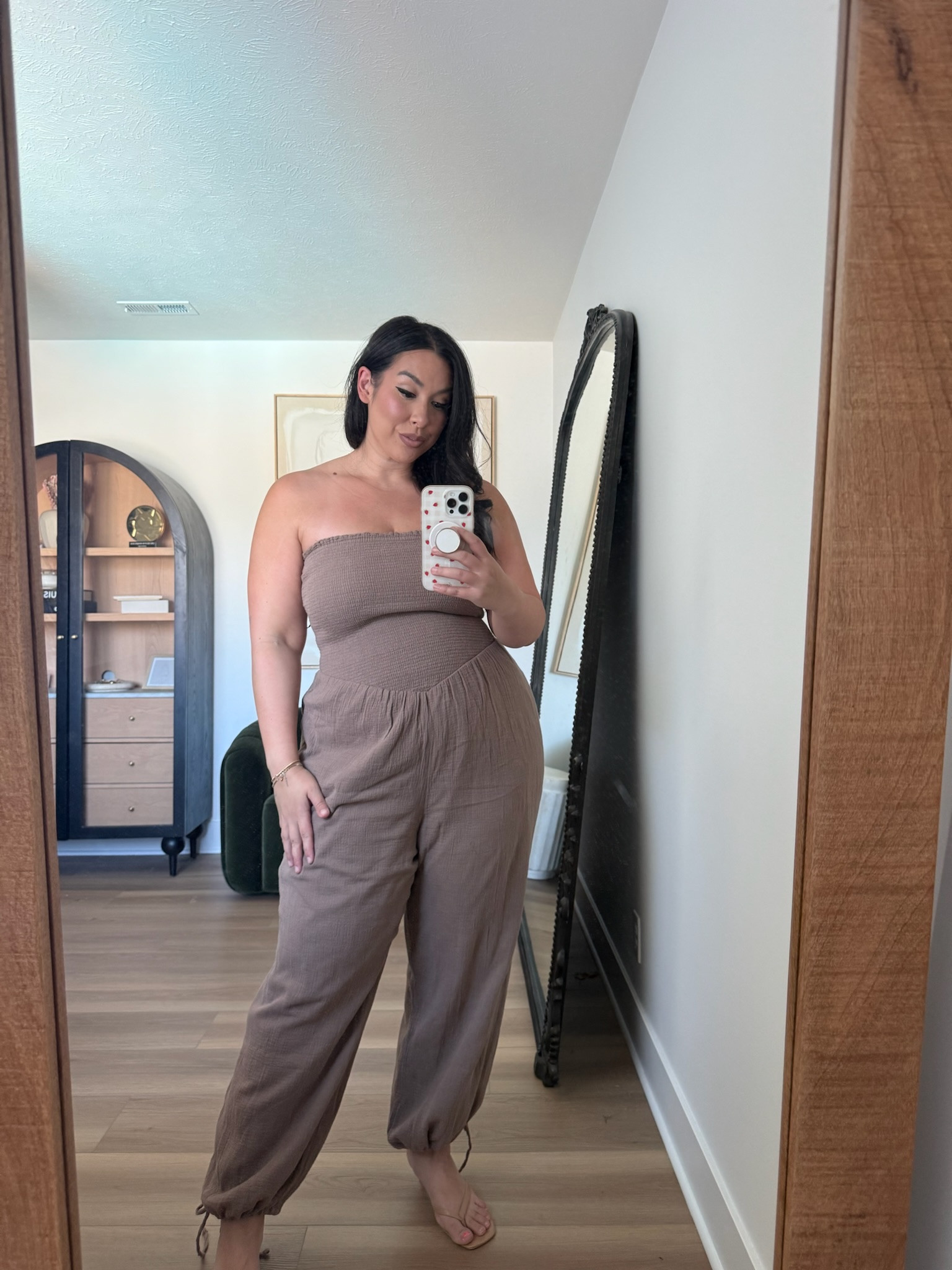 Midsize Abercrombie outfit!
-
-
-
Summer style, midsize style, midsize fashion, summer dress, summer outfit