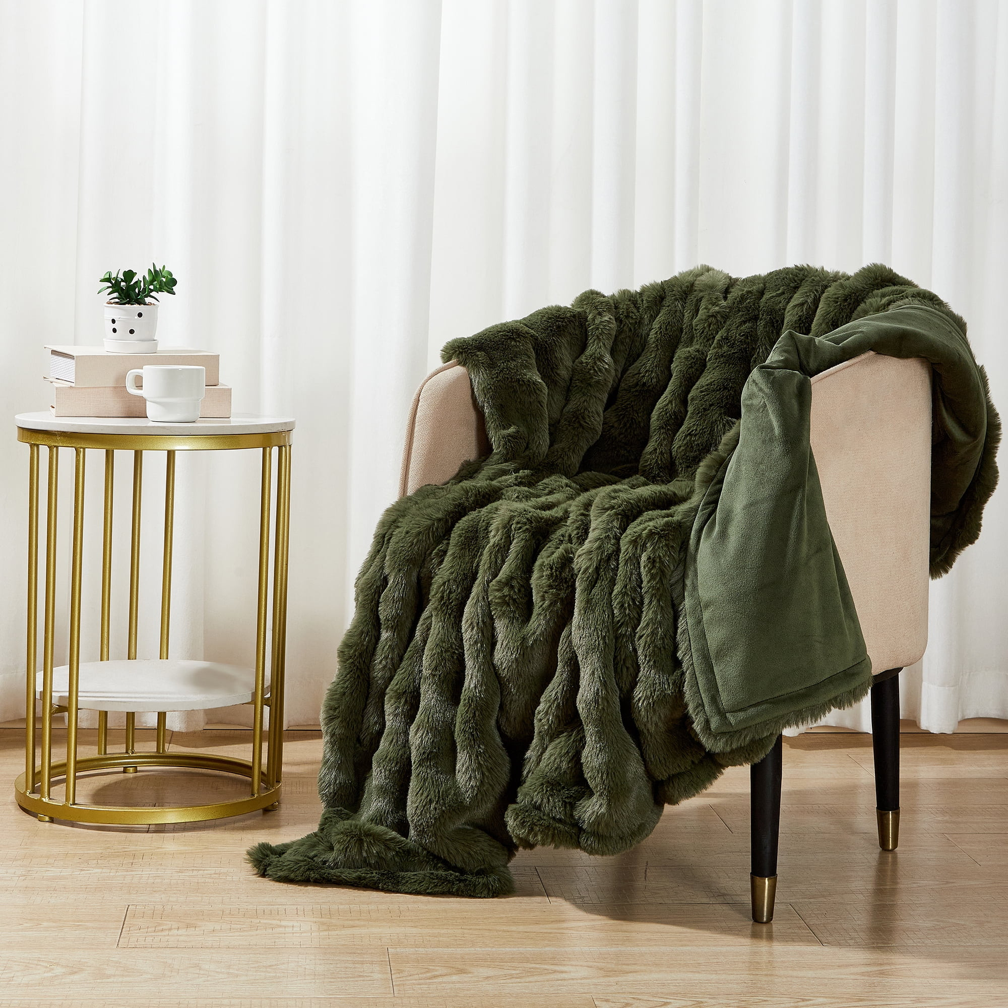 Better Homes & Gardens Green Bubble Faux Fur Ultra Soft Luxury Oversized Throw Blanket 50" x 72",... | Walmart (US)