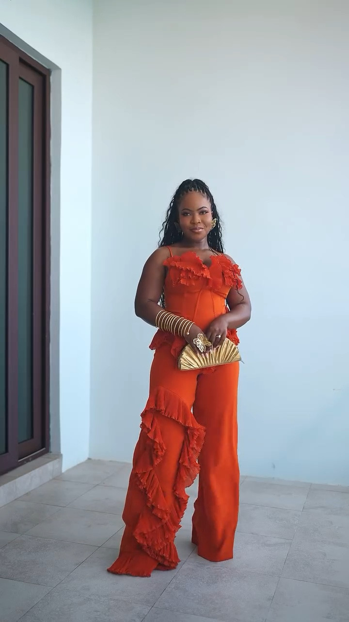 Y’all! Can we talk about this @bfyne fit though? 😍 The corset is giving tiny waist, the ruffles are giving main character energy, and I’m living for every second! 👏🏾

Styled with jewelry from my favorite black owned jewelry brand @shopkhoi 

that gorgeous @cultgaia bag, 

and finished with my holy grail beauty faves - @patmcgrath lips, @fentybeauty face, and of course, @kayali fragrance because we stay smelling good over here! 👏🏾

Drop a “need” if you want the links. 

Supporting black owned fashion never does me wrong. 

#blackstyleblogger #dcinfluencer #blackinfluencer #blackcreative #blackownedfashion