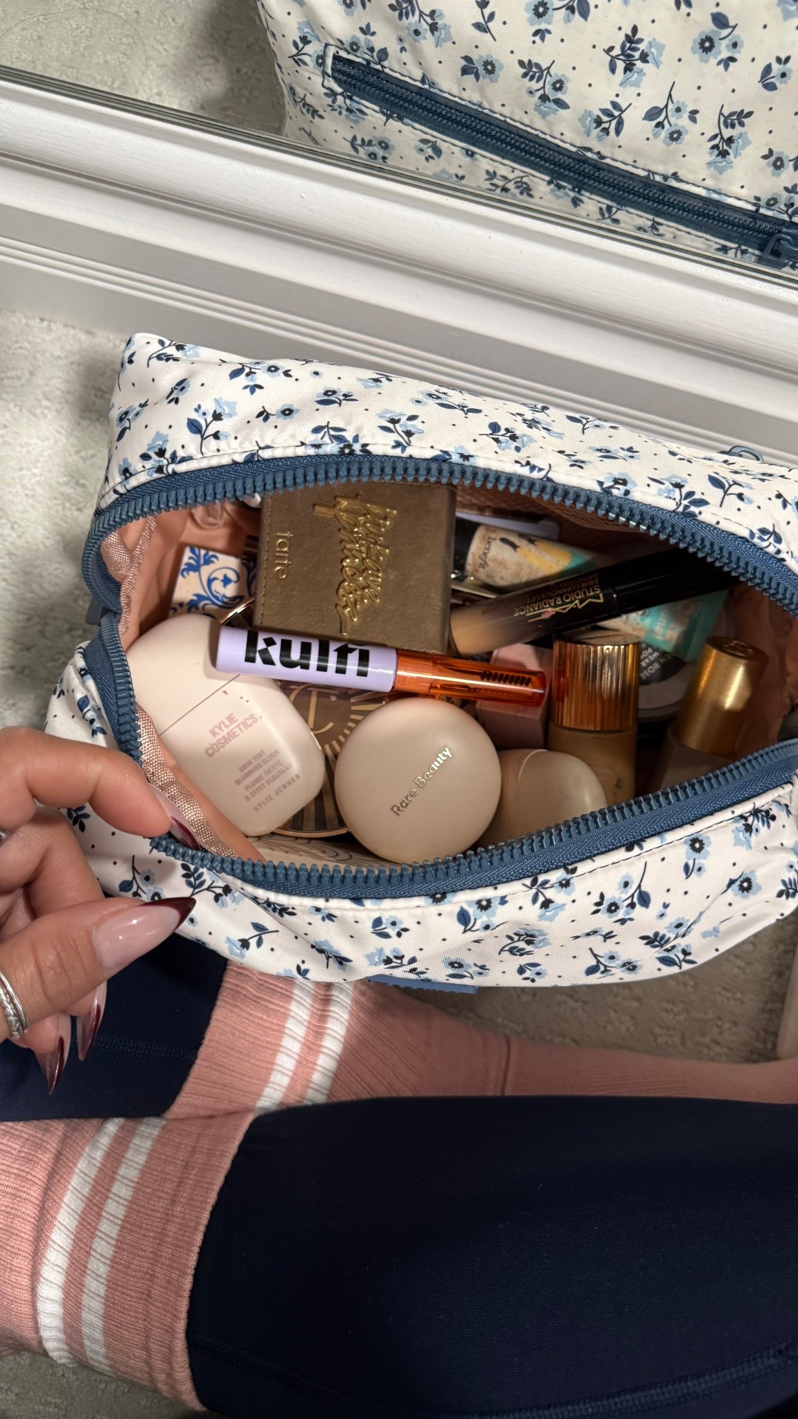 Let’s have a peek into what lives in my makeup bag! 

#LTKbeauty #LTKcanada
