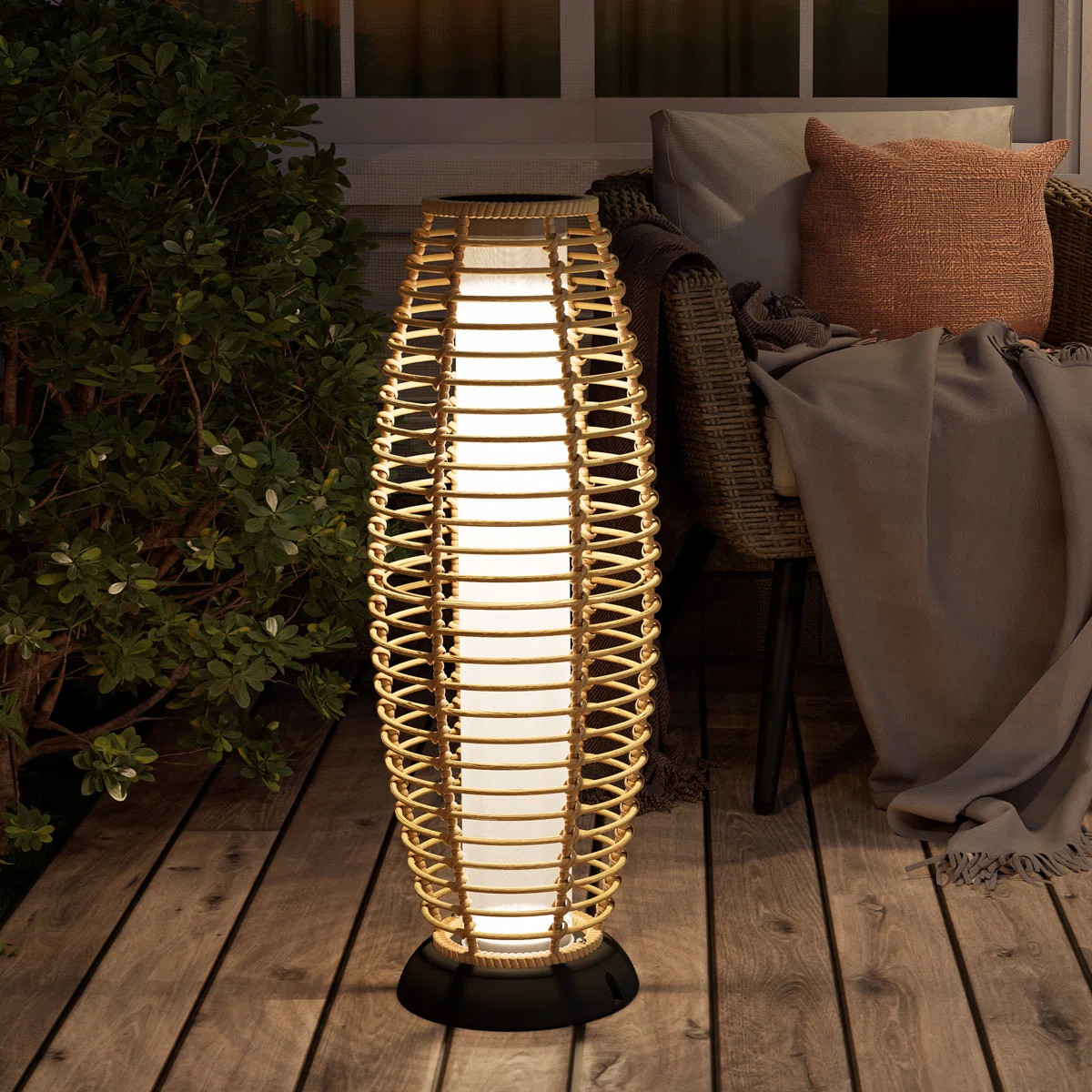 Austin 31.7'' Solar Powered Outdoor Floor Lamp | Wayfair North America