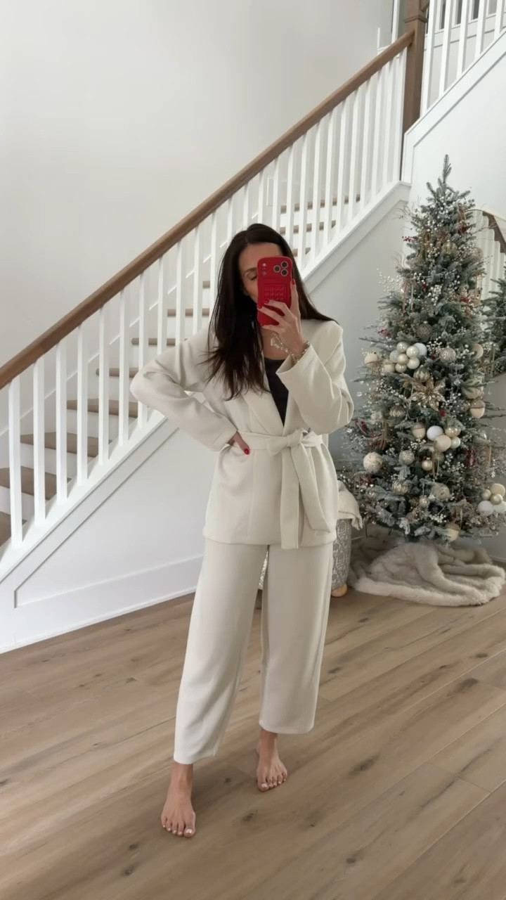 This set is so great for luxurious elevated loungewear. Use code ANNAMSPANX. 

Office outfit, loungewear, Spanx outfit, luxe loungewear, cardigan wrap sweater, annabrstyle 

#LTKootd #LTKTravel #LTKSeasonal