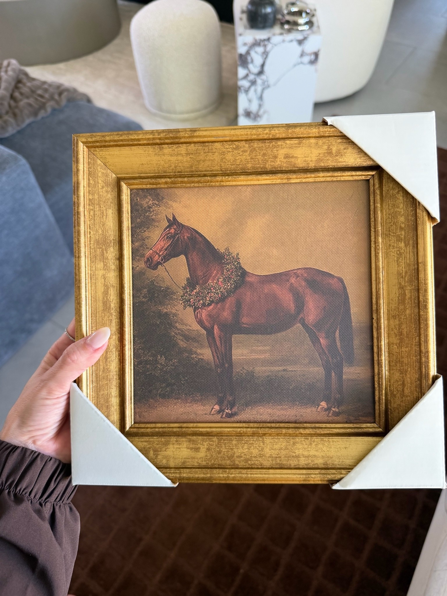 So impressed with this horse art piece 🐴🤎🍂