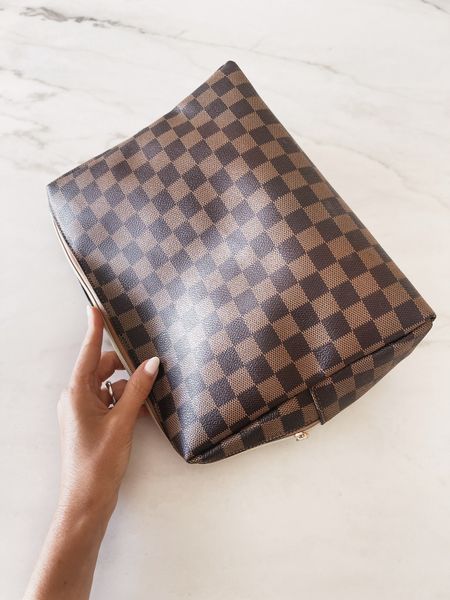Checkered makeup bag, designer dupe, travel bag #StylinbyAylin 

#LTKitbag #LTKbeauty #LTKstyletip
