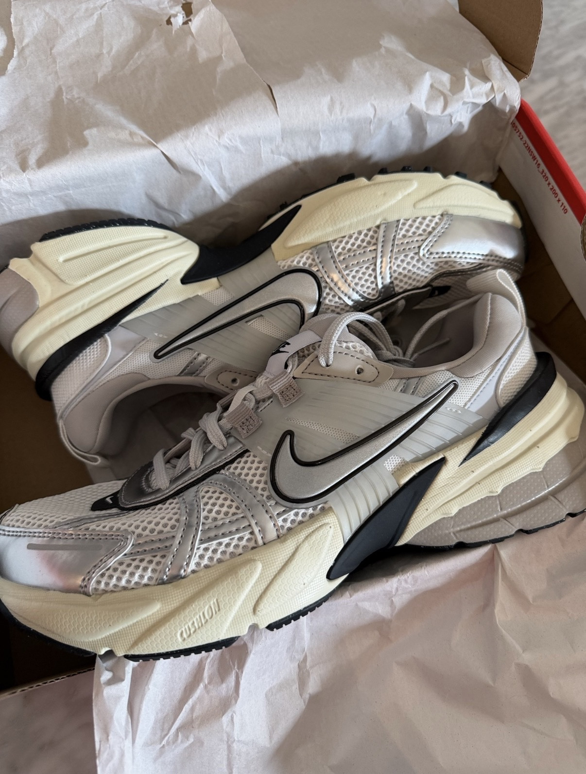 The Best selling sneakers atm 😍 The are perfect for running and working out at the gym. Super comfy and run true to size 

#nike #sneakers #trending #nikev2k #nikev2krnr #workout #gymshoes #workoutshoes #shoes #trainers #runningshoes #gym #outfit 
#trends #trending 
#LTKfitnessgoals #LTKootd #LTKActive