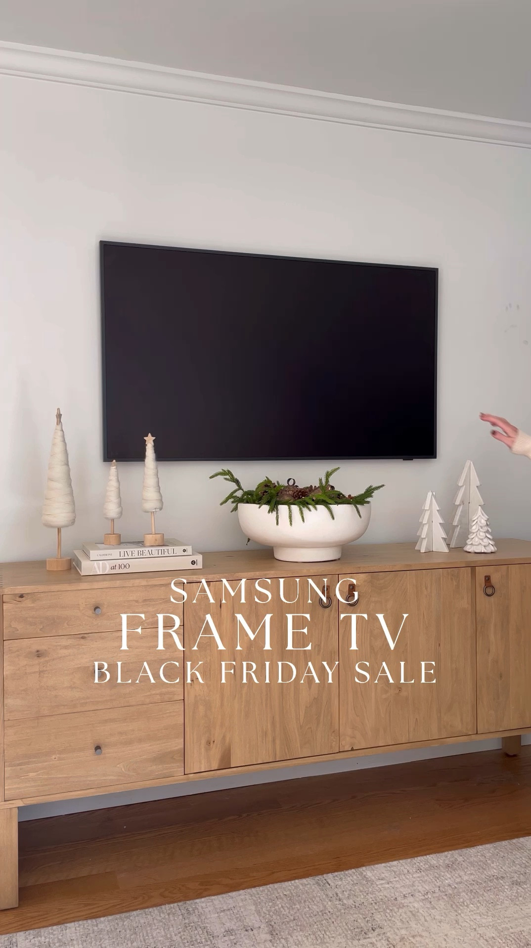 Holiday Living Room Decor

Samsung frame TV  Christmas decor  holiday decor  seasonal decor  modern Christmas  seasonal Christmas decor  neutral Christmas  holiday accents

#LTKCyberWeek #LTKHoliday #LTKHome