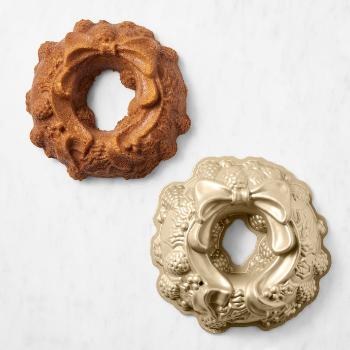 Nordic Ware Nonstick Cast Aluminum Holiday Wreath Bundt Pan | Williams-Sonoma