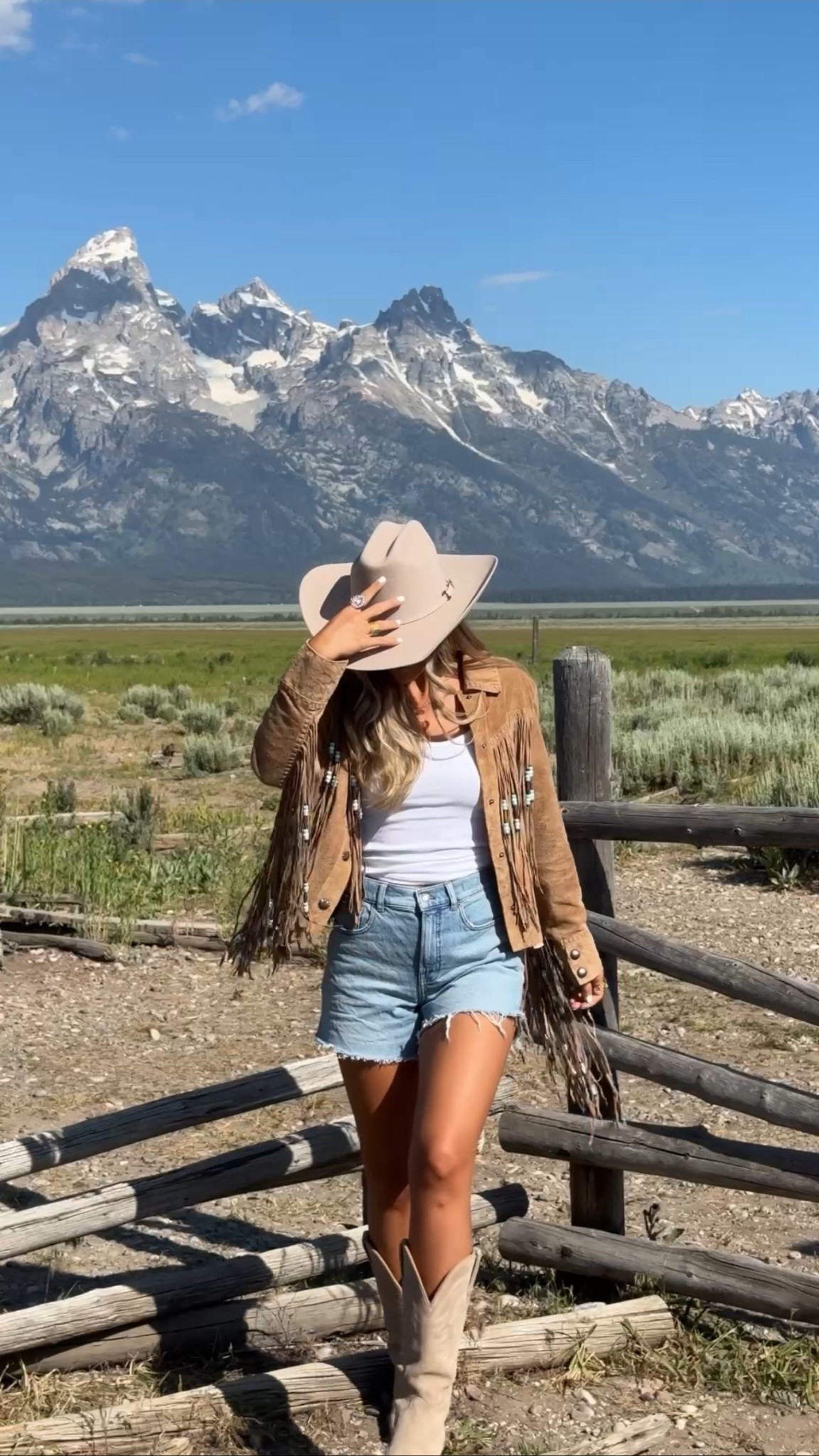 size 26 in shorts, xs in tan, size down half size in boots, hat is cody james from bootbarn. jacket is from Cripple Creek ranch (i can’t link but it’s model number LL21661-F23 on their site!) i linked a similar jacket that i do have :)

#LTKStyleTip #LTKFindsUnder50 #LTKSeasonal