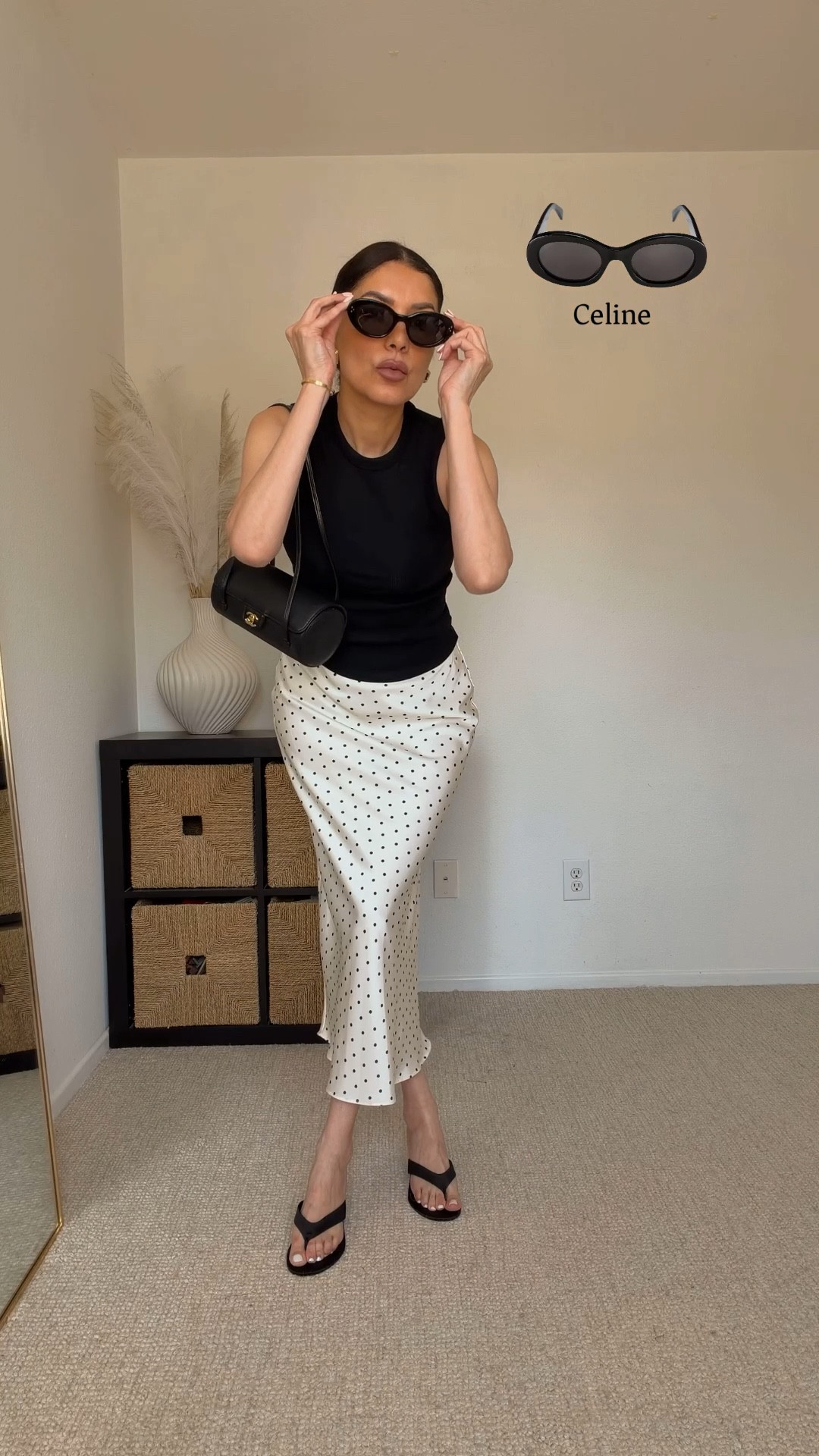 Zara is dangerous right now…

This outfit looks expensive, but it’s not
Structured blazer + soft skirt = the balance that works every time

Comment ZARA and I’ll send you the links 🤍
#LTKVideo