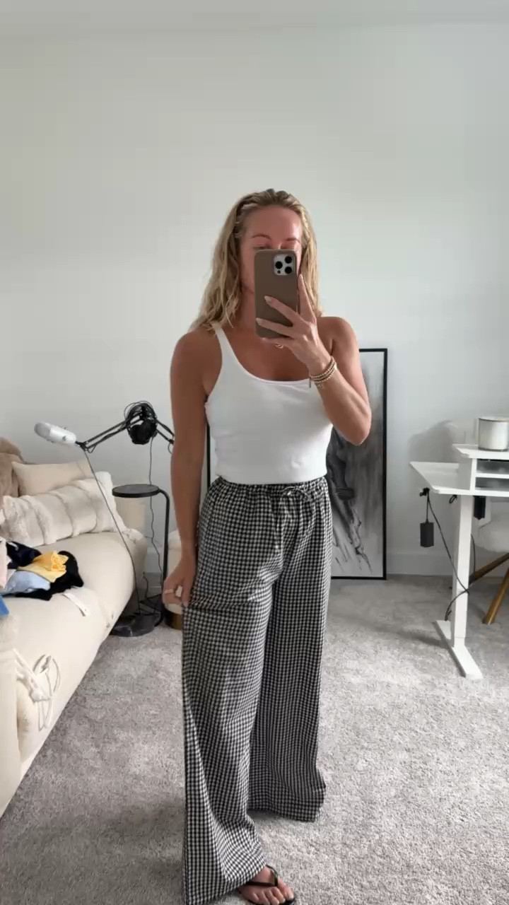 Amazon gingham pull on pants and a cutie scoop neck tank with built in bra.

Wearing a small in both. 

Amazon fashion, Amazon style, spring outfits 

#LTKSaleAlert #LTKSeasonal #LTKootd