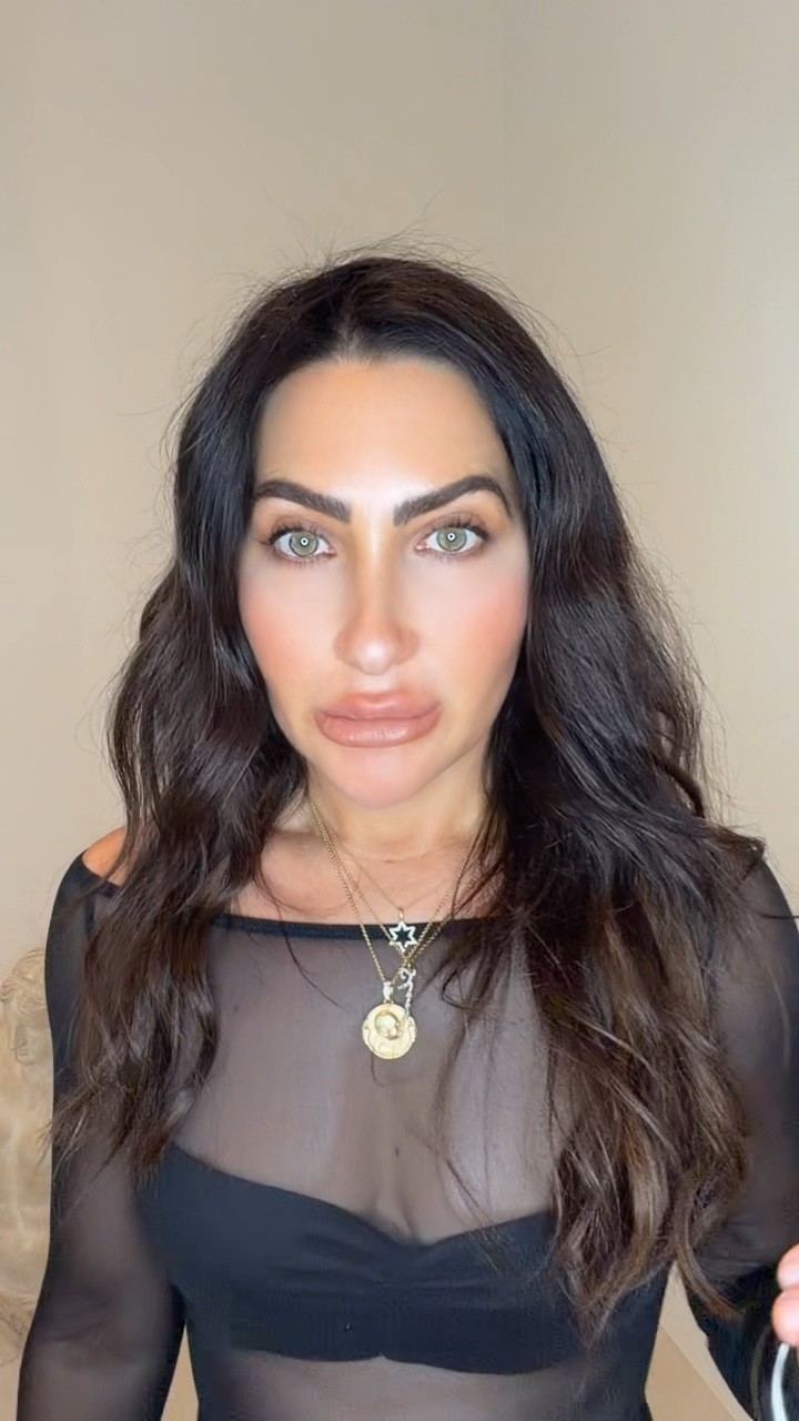 #otd parents night out!!!  Sheer too and stirrup leggings! 

#stirrupleggings
#lipkit
#vbbeauty
#yslamilia
#mac

#LTKdayinmylife #LTKU #LTKgrwm