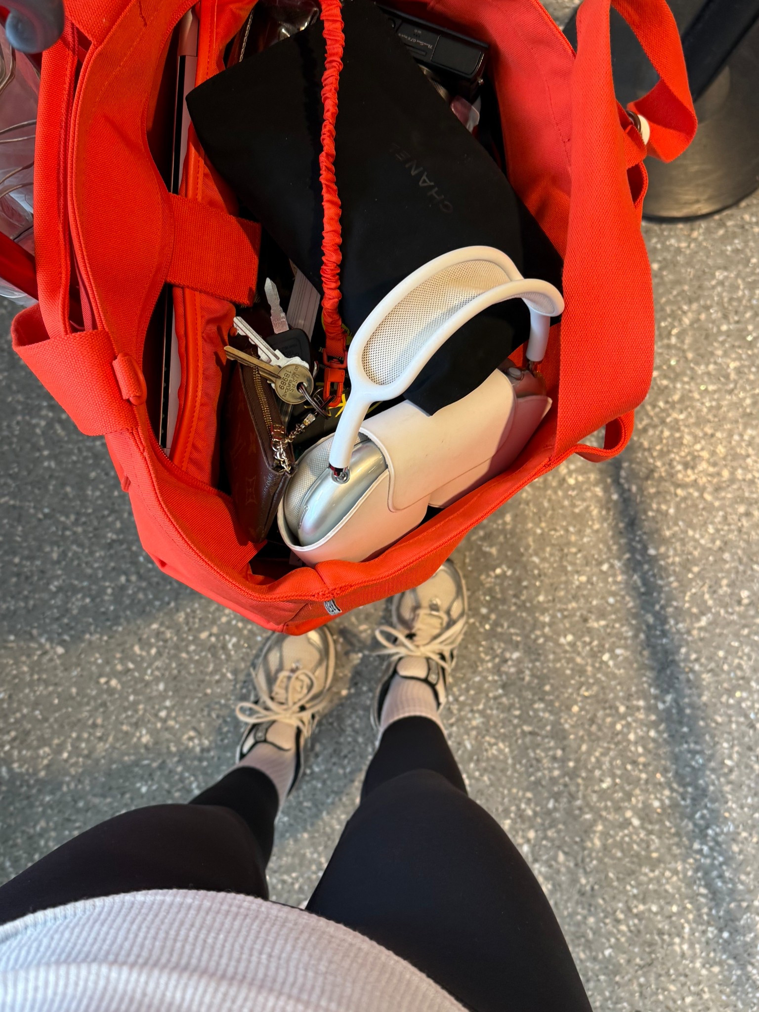 Obsessed with this travel tote 