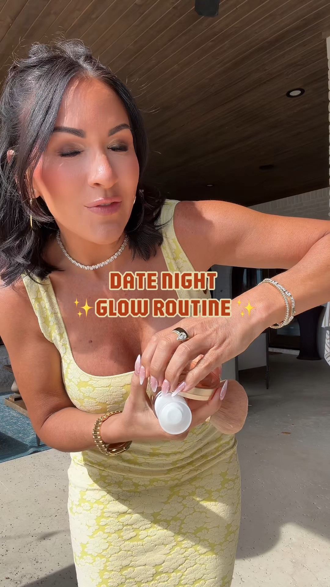 Trust me on this one… this combo is EVERYTHING 🤎✨

Like the kind of glow where your skin looks expensive, smooth, and just…lit from within

I’ve tried so many body glows and this is the one I keep reaching for 👏🏼
It layers so beautifully and gives that soft bronzed sheen without looking heavy or glittery

Perfect for date night, vacay, or honestly just when you want to feel a little extra ✨

#bodyglow #glowyskin #bronzedskin #beautyfavorites #amazonbeautyfinds     