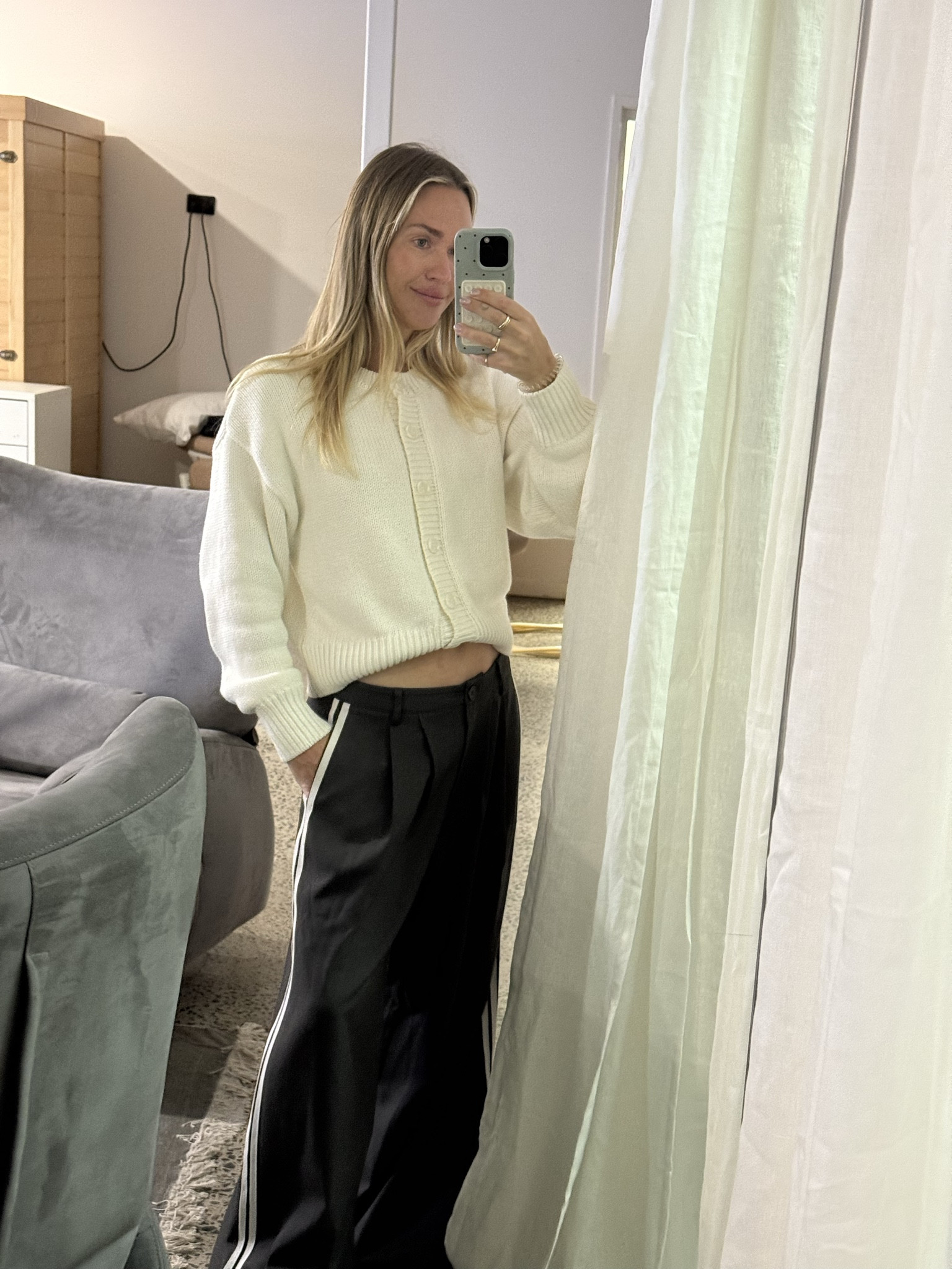 Easy day to day outfit 
XS in top and 6 in pants 