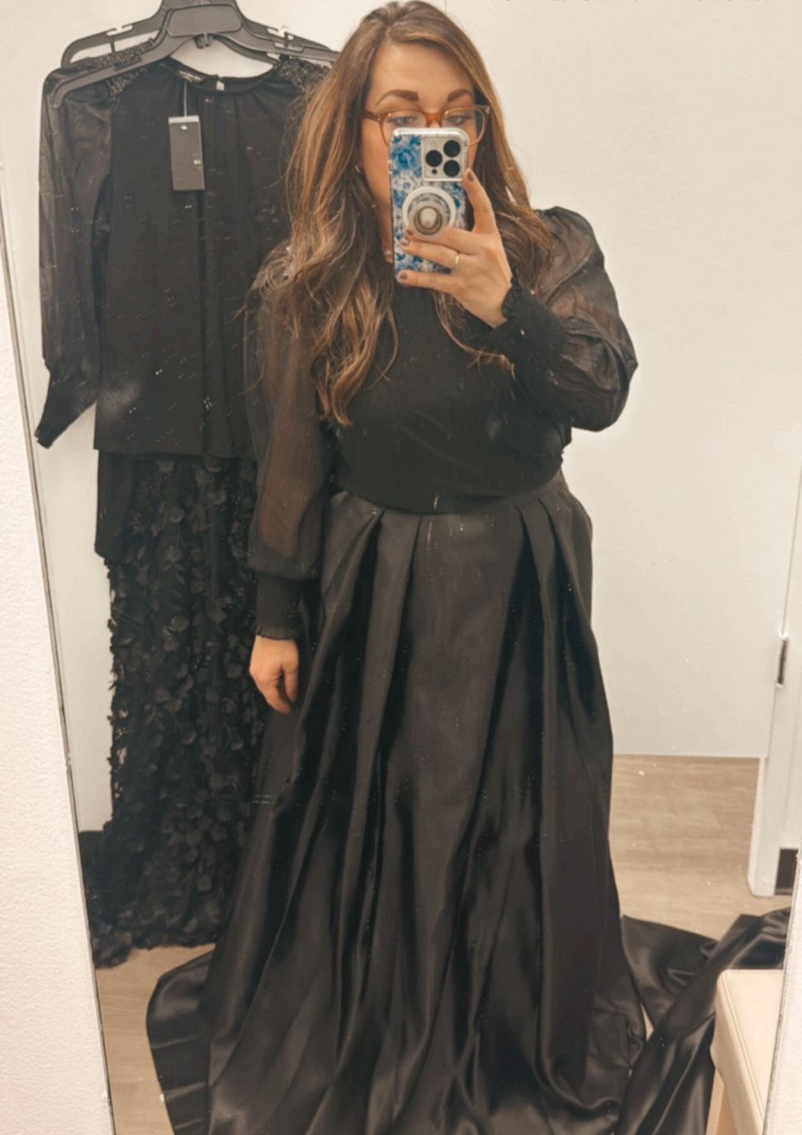 🖤✨

#LTKHoliday #LTKStyleTip #LTKSeasonal