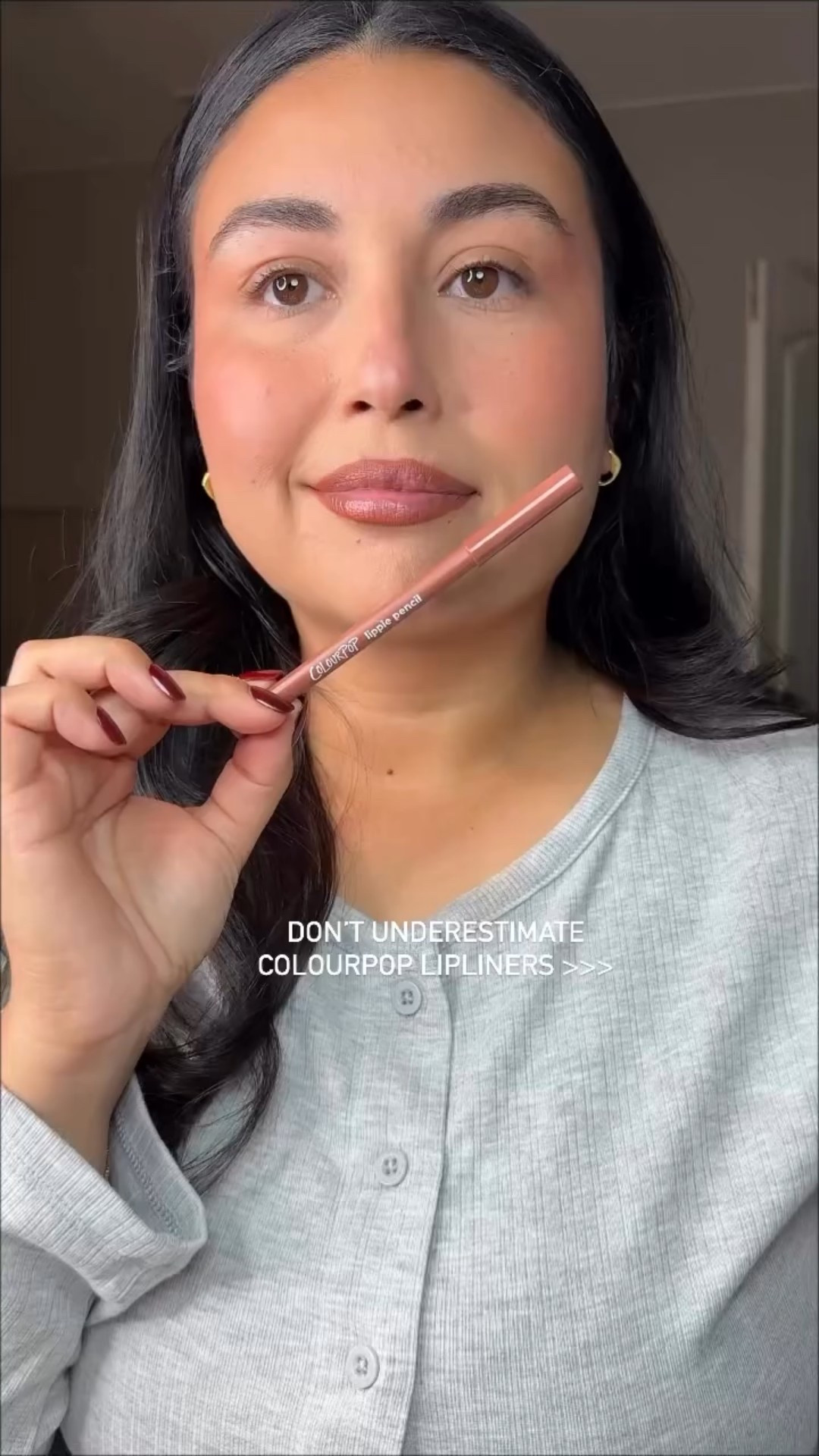 The perfect everyday brown lipliner 
So smooth and creamy yet long lasting and under $10.
@colourpopcosmetics wearing the shade BFF2
#colourpop#lipliner#lippies#lipswatch#brownlipliner#beautycommunity#beautycreator#affordablemakep#colourpopme#drugstoremakeup#lippiepencil#makeup#ugc#beauty#makeupreels