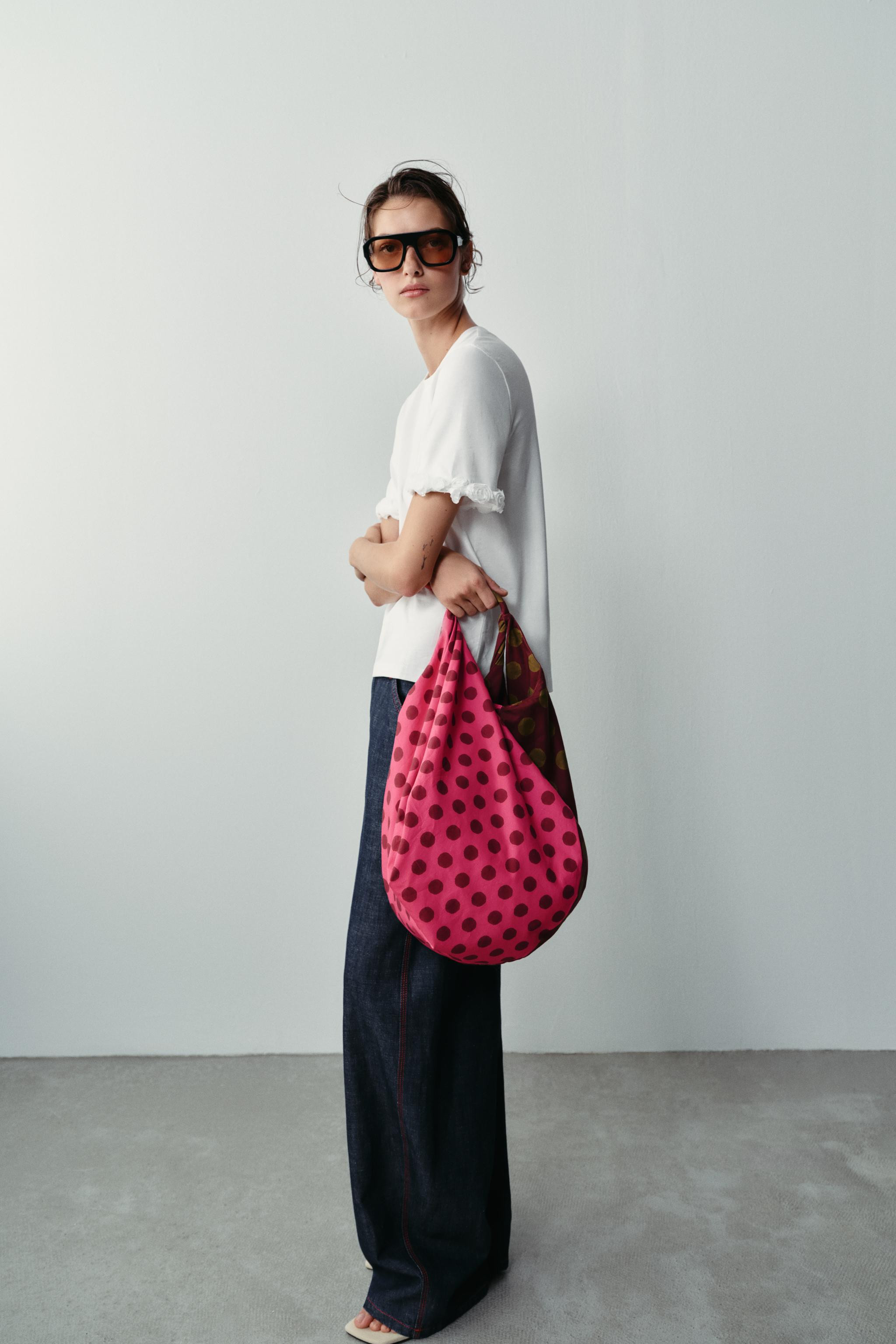 Printed maxi bag crafted from 100% cotton yarn. Shoulder straps. Matching fabric interior lining.... | Zara US