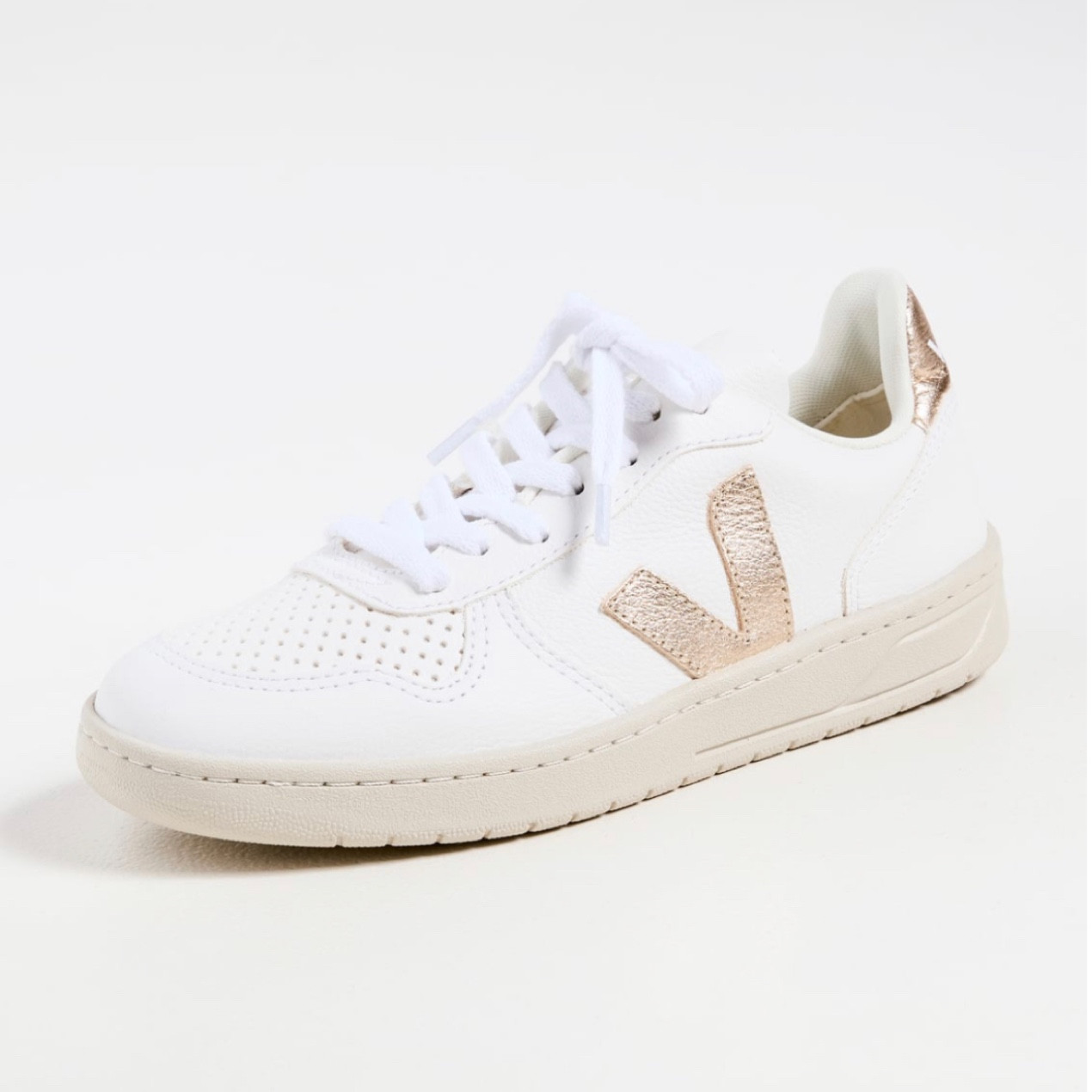 Veja Sneakers
Sneakers 
Fall outfit 
Fall outfits 
#LTKSeasonal #LTKstyletip #LTKshoecrush