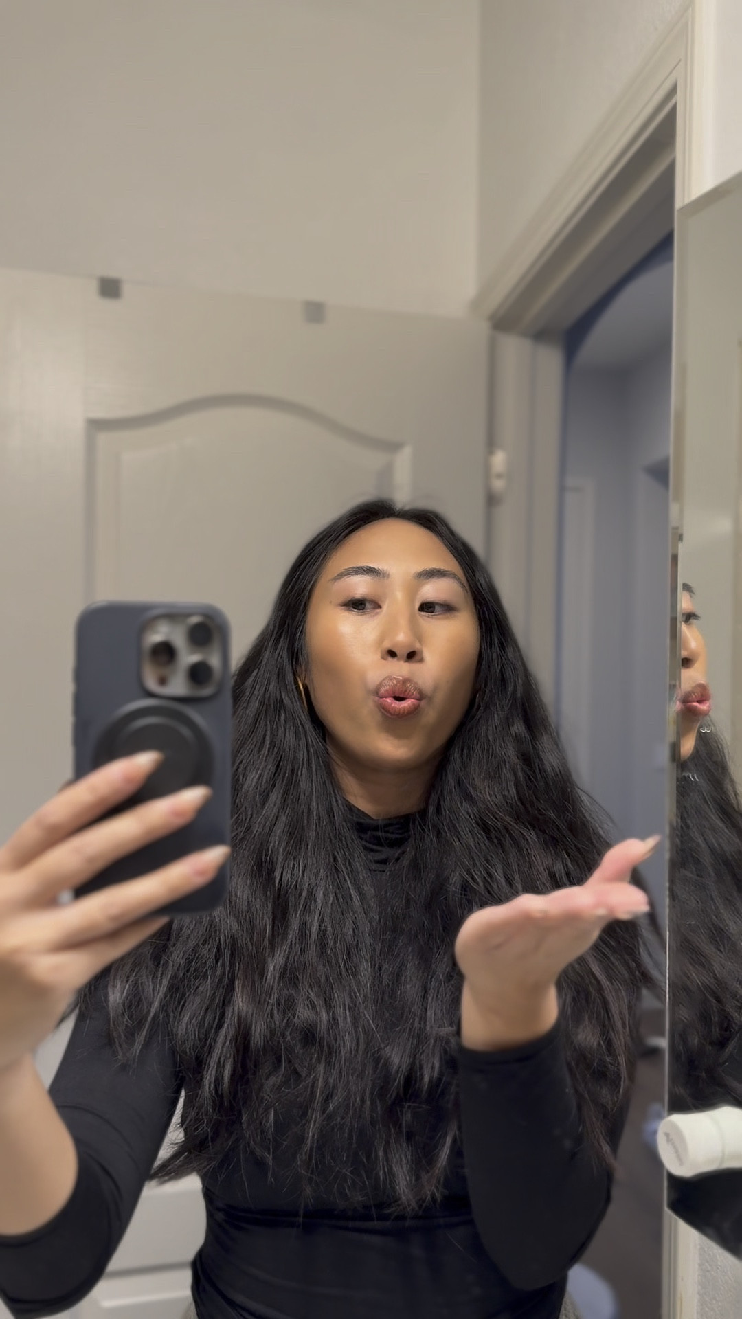 A moment for Merit Beauty💄

Complexion stick - Camel
Bronze Balm - Leo
Flush Balm - Persimmon 
Highlighter - Citrine
Lip - 1990 

#LTKBeauty #LTKFindsUnder50 #LTKGiftGuide