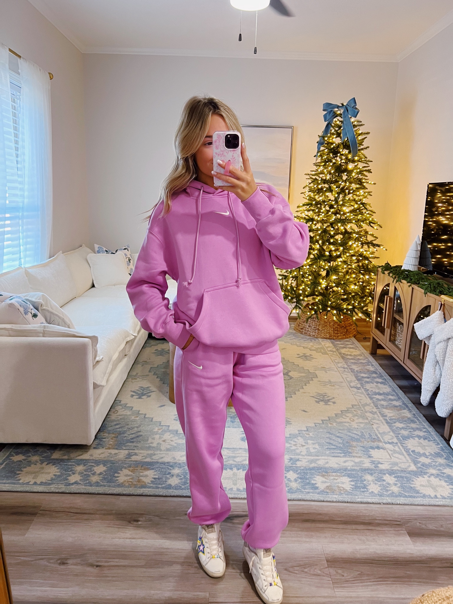 the coziest set💘 wearing an XS in the sweatpants and S in the sweatshirt!!! 
#matchingset #nike

#LTKFindsUnder100 #LTKStyleTip #LTKGiftGuide