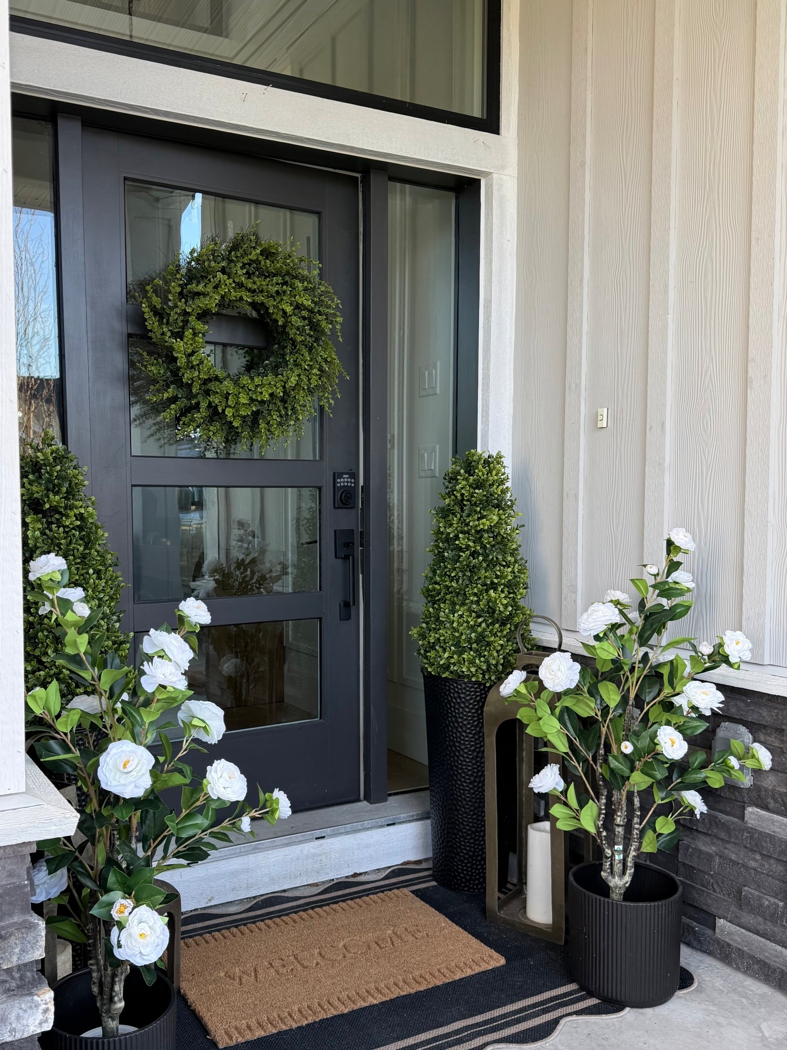 Spring porch is loading… I’m keeping it simple so far🤍
Loving this combo.. boxwood and camellia trees! 