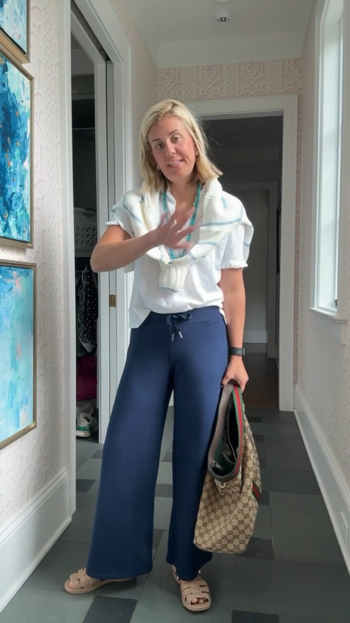 Easy yes kinda look girls!

S top, xs sweater, s petite pants.. .

#LTKdayinmylife #LTKootd #LTKmomlife