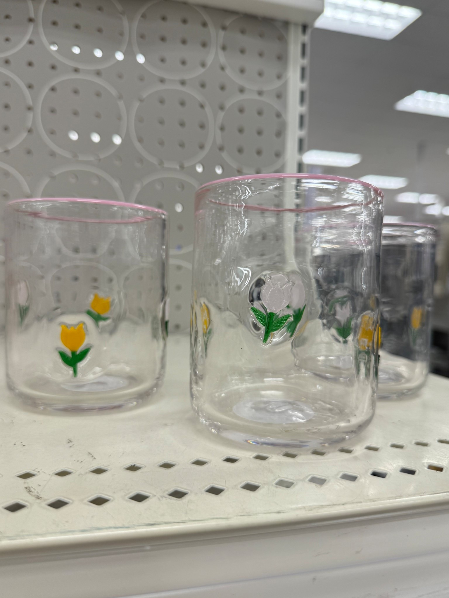 Yellow flower icon glasses

#LTKHome